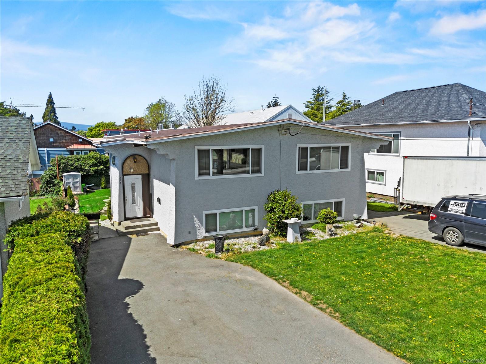 3430 Seaton St, Saanich, BC V8Z 3V9