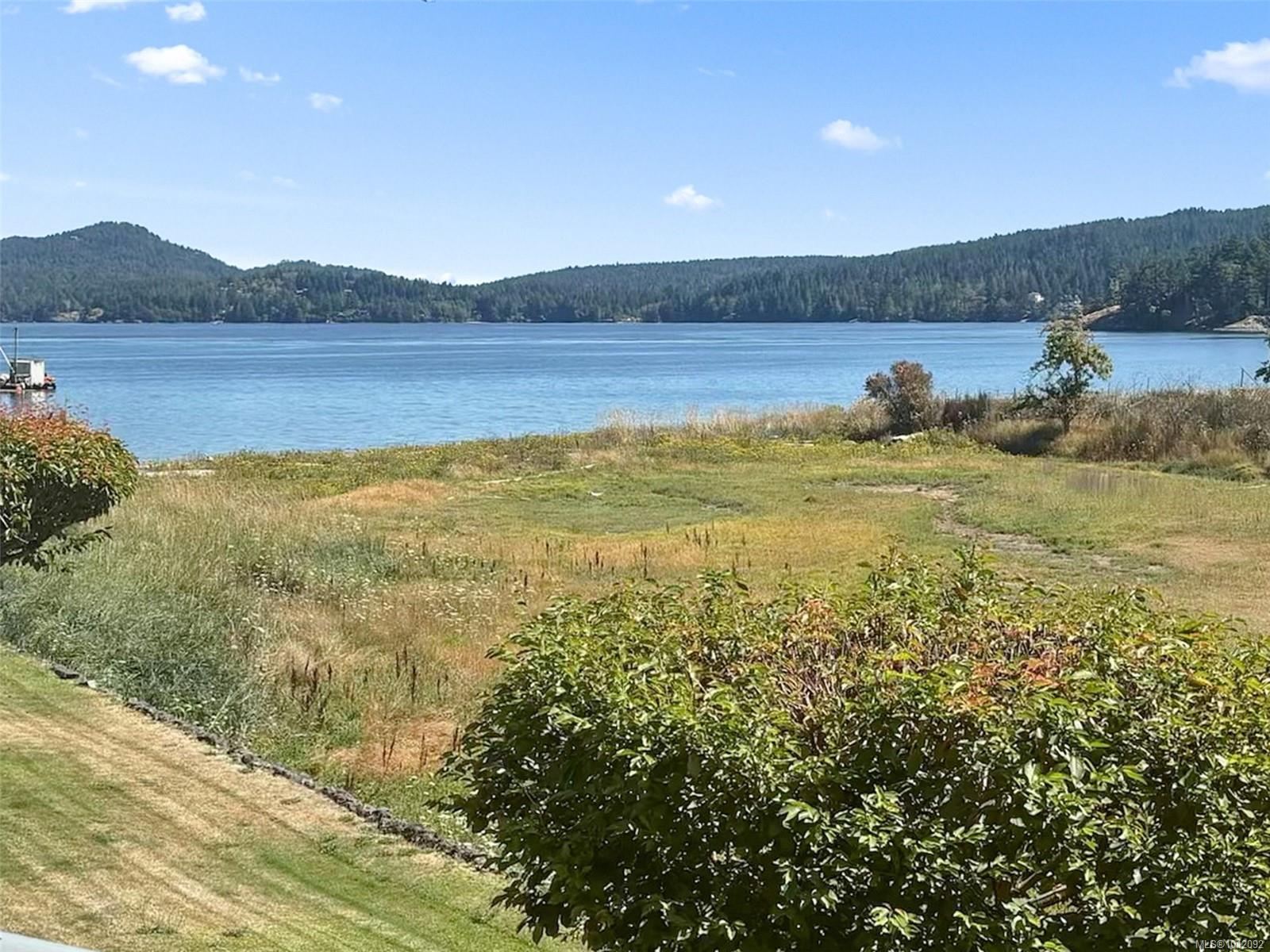 6110 Seabroom Rd Apt 11, Sooke, BC V9Z 0B8