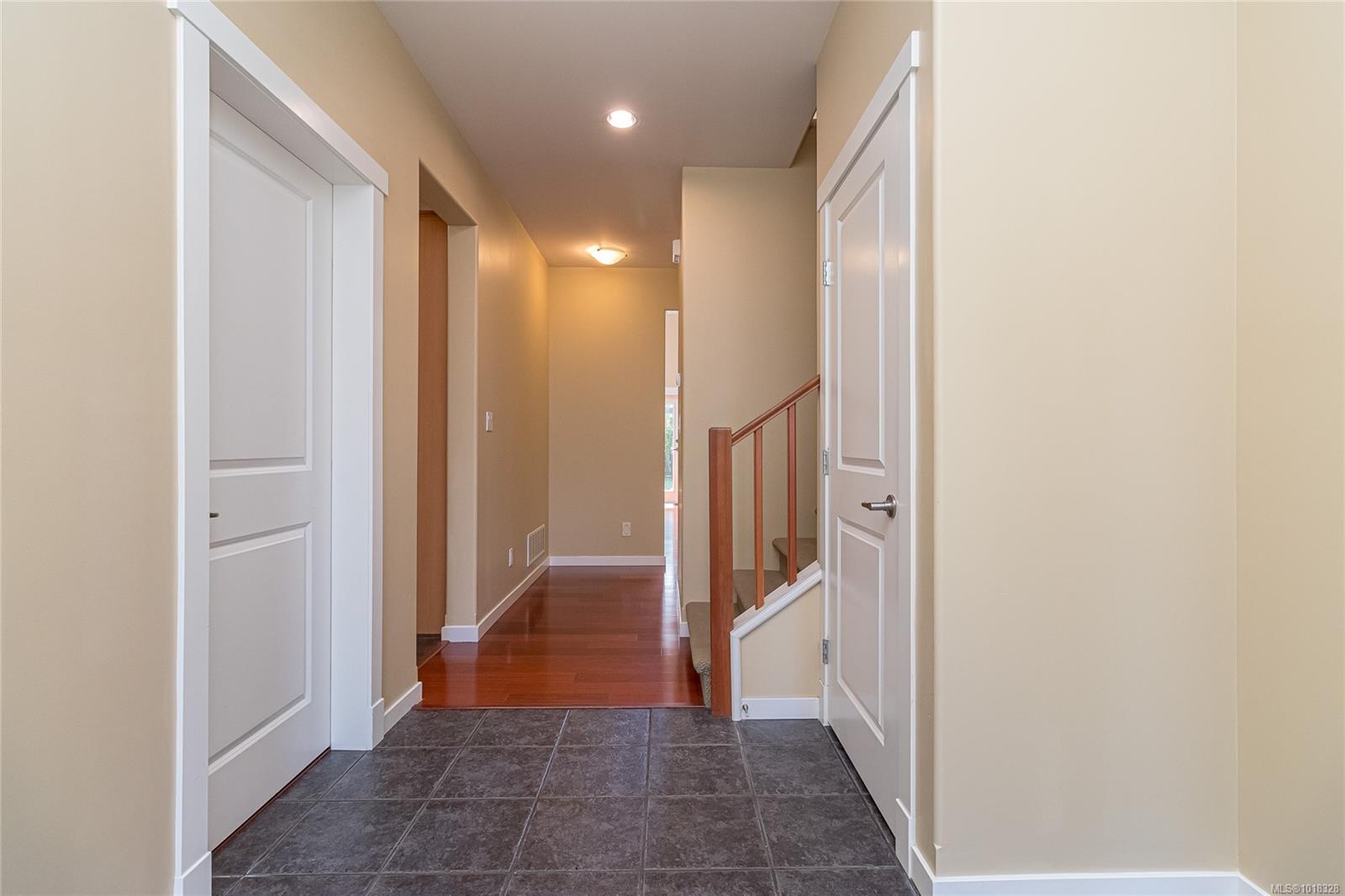 2211 Graduation Pl, Saanich, BC V8N 6N3