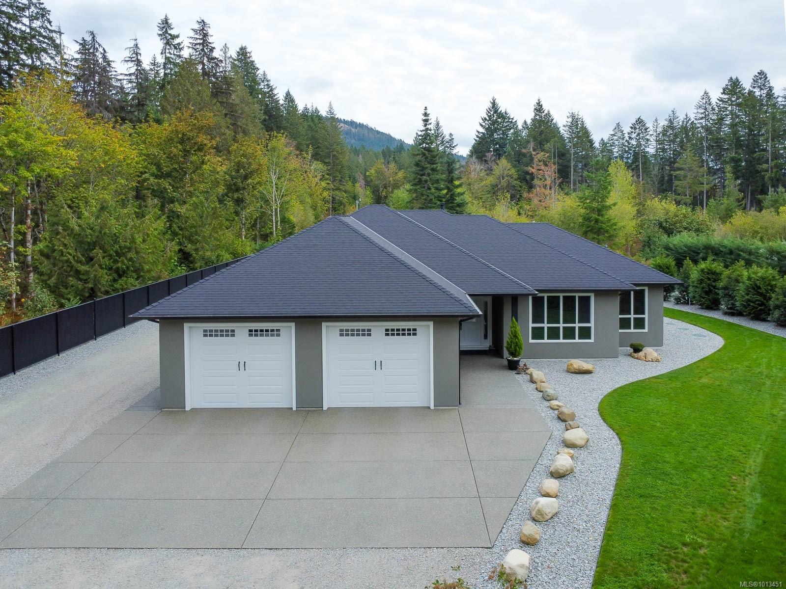 5595 Maebelle Rd, Port Alberni, BC V9Y 8R2