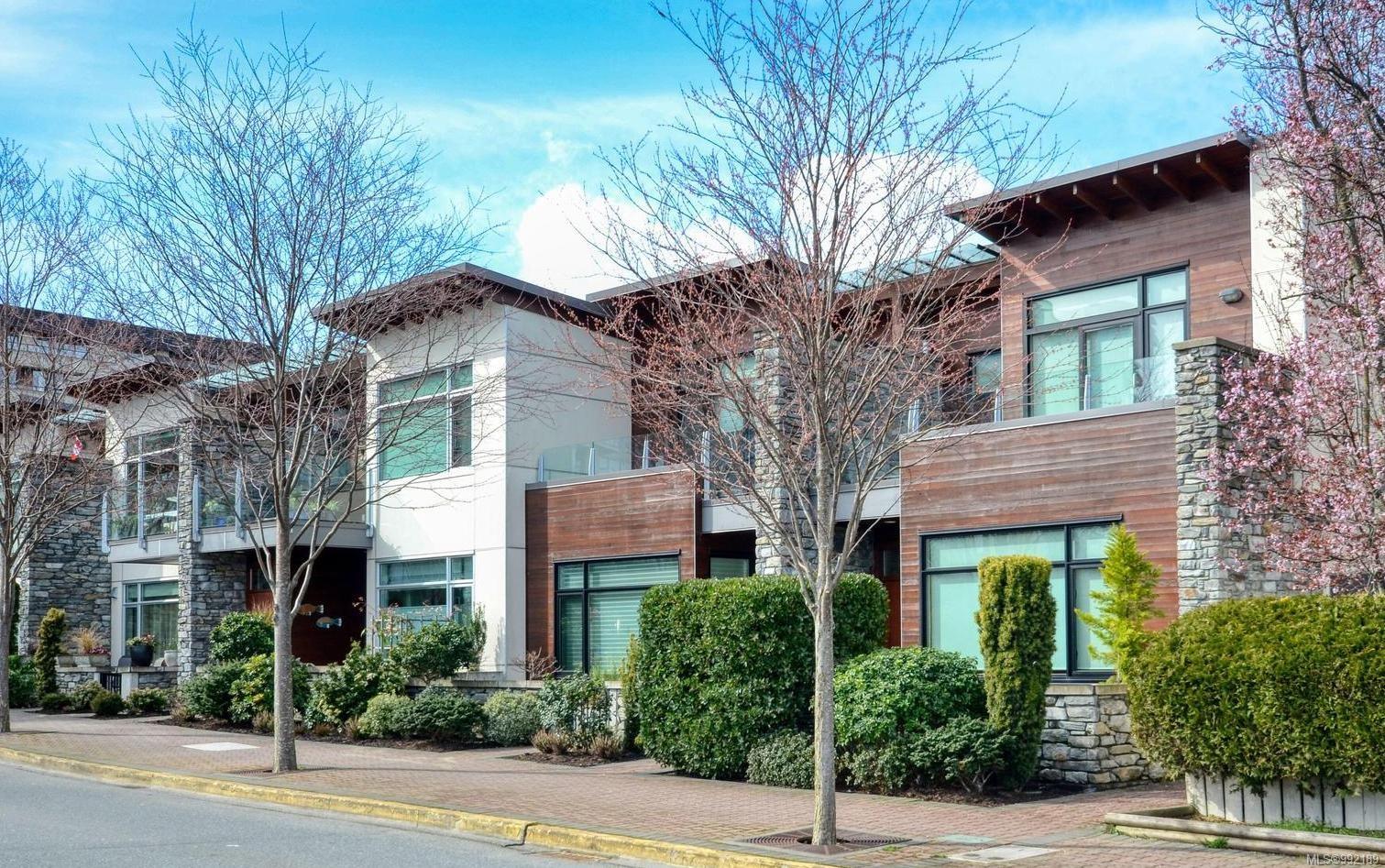 9820 Seaport Pl Apt 102, Sidney, BC V8L 4X3