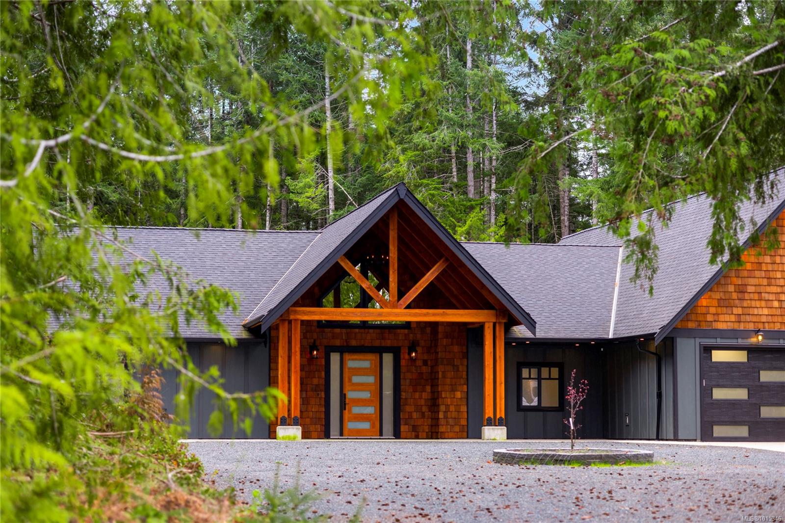 1940 Timberlake Pl, Qualicum Beach, BC V9K 2R6