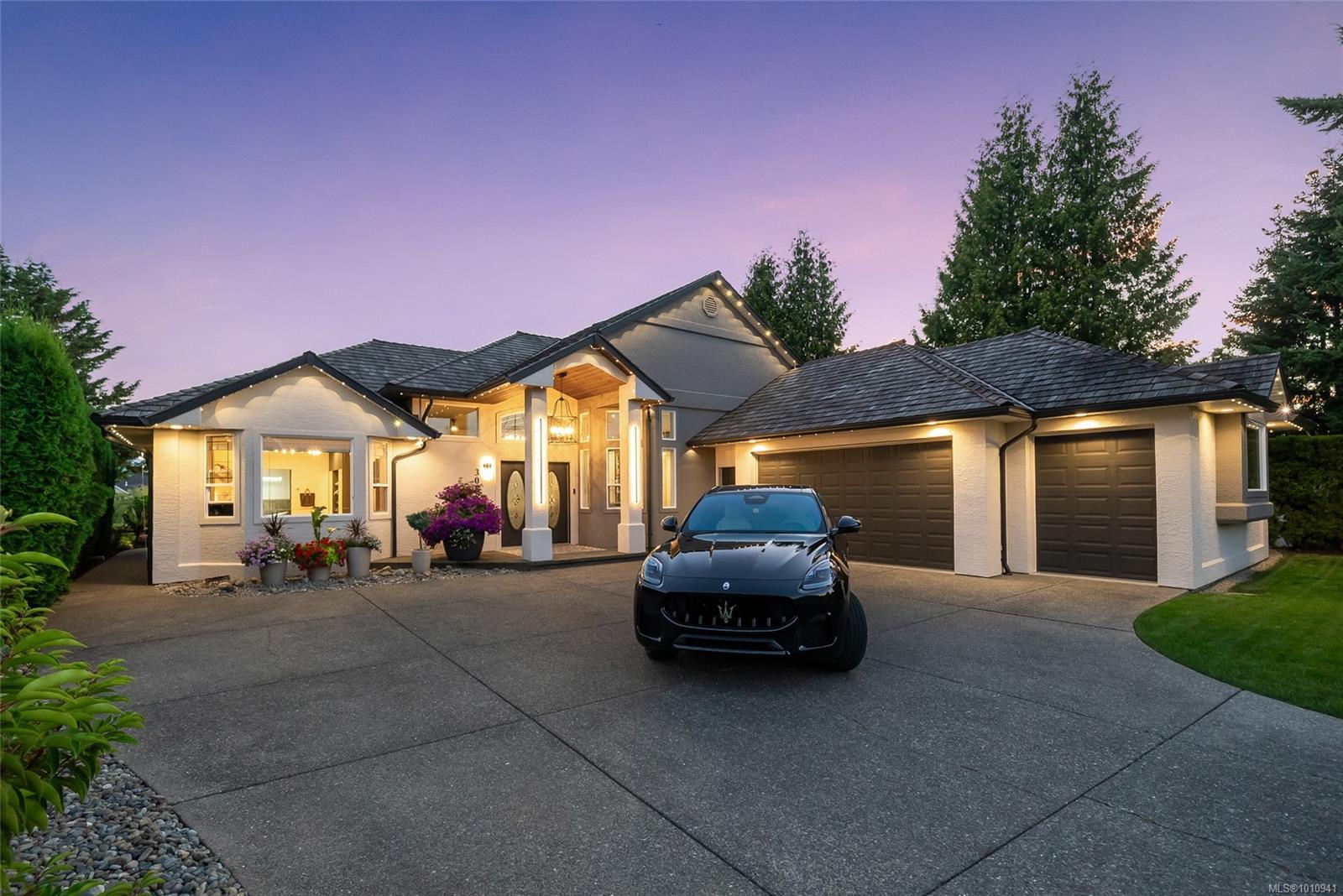 3088 Kensington Cres, Courtenay, BC V9N 8Z8