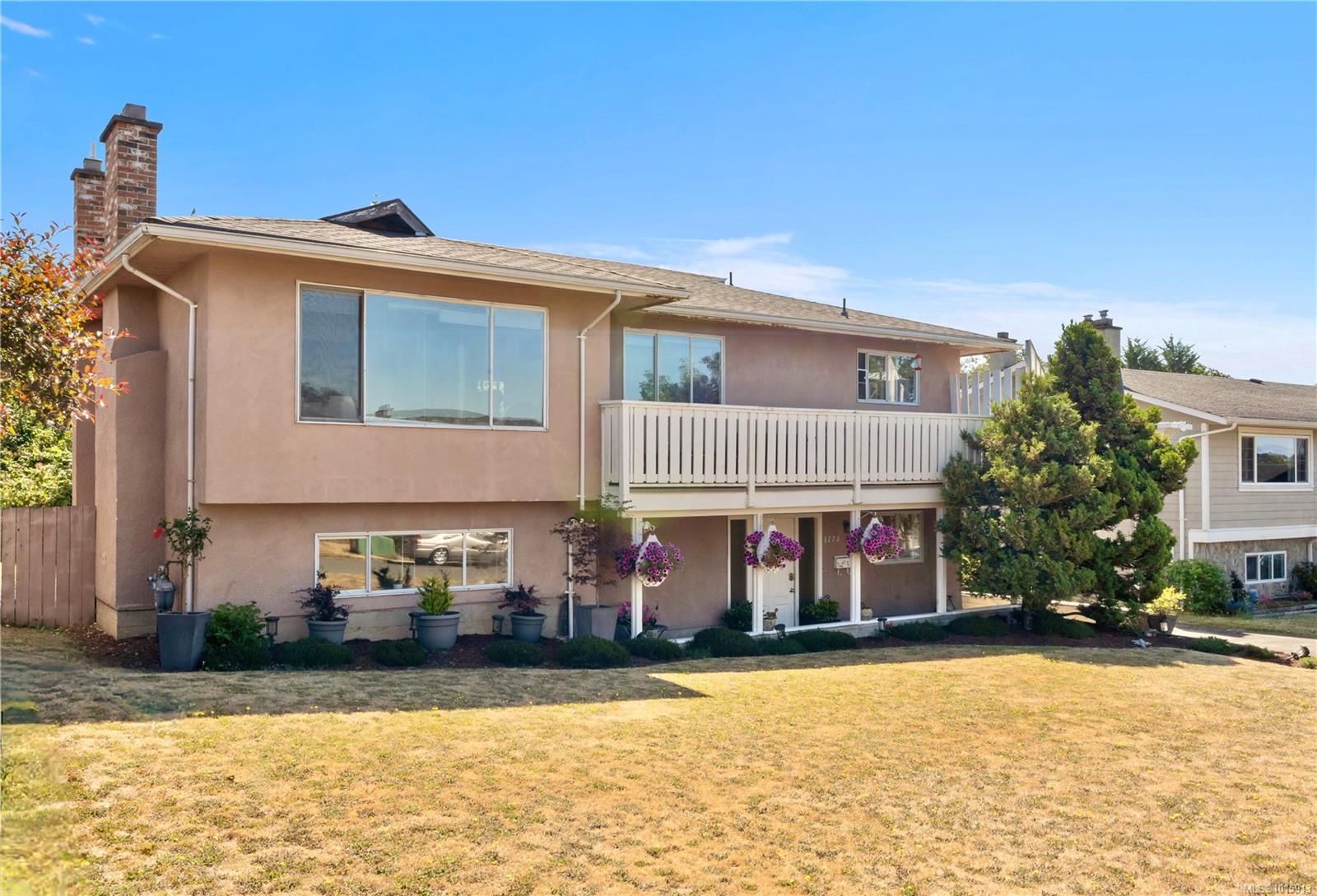 3273 Megaw Pl, Saanich, BC V8P 5J7