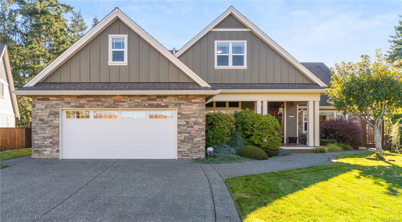 689 Abernathy Pl, Parksville, BC V9P 2Y9