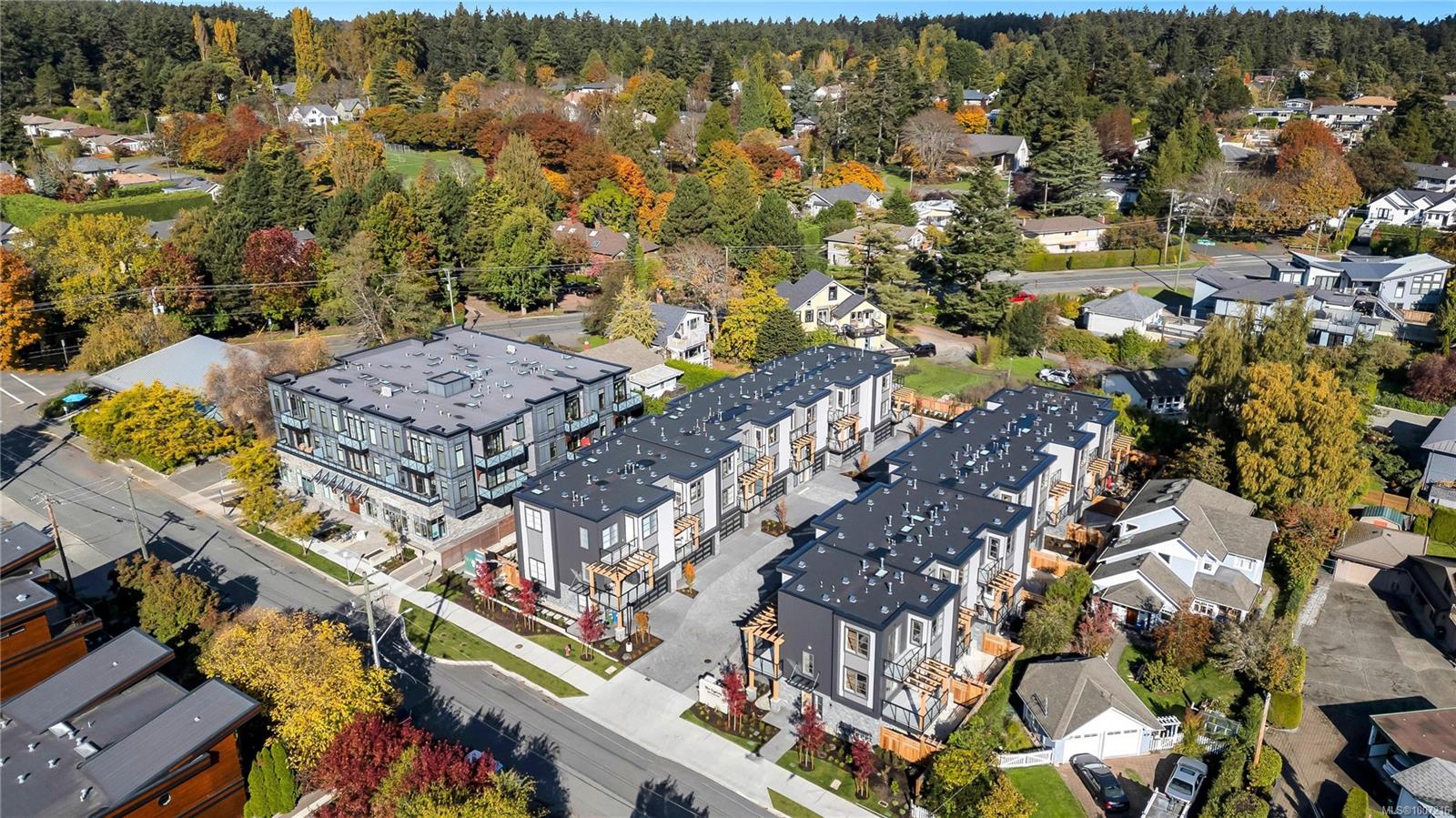 2590 Penrhyn St Apt 13, Saanich, BC V8N 1G3