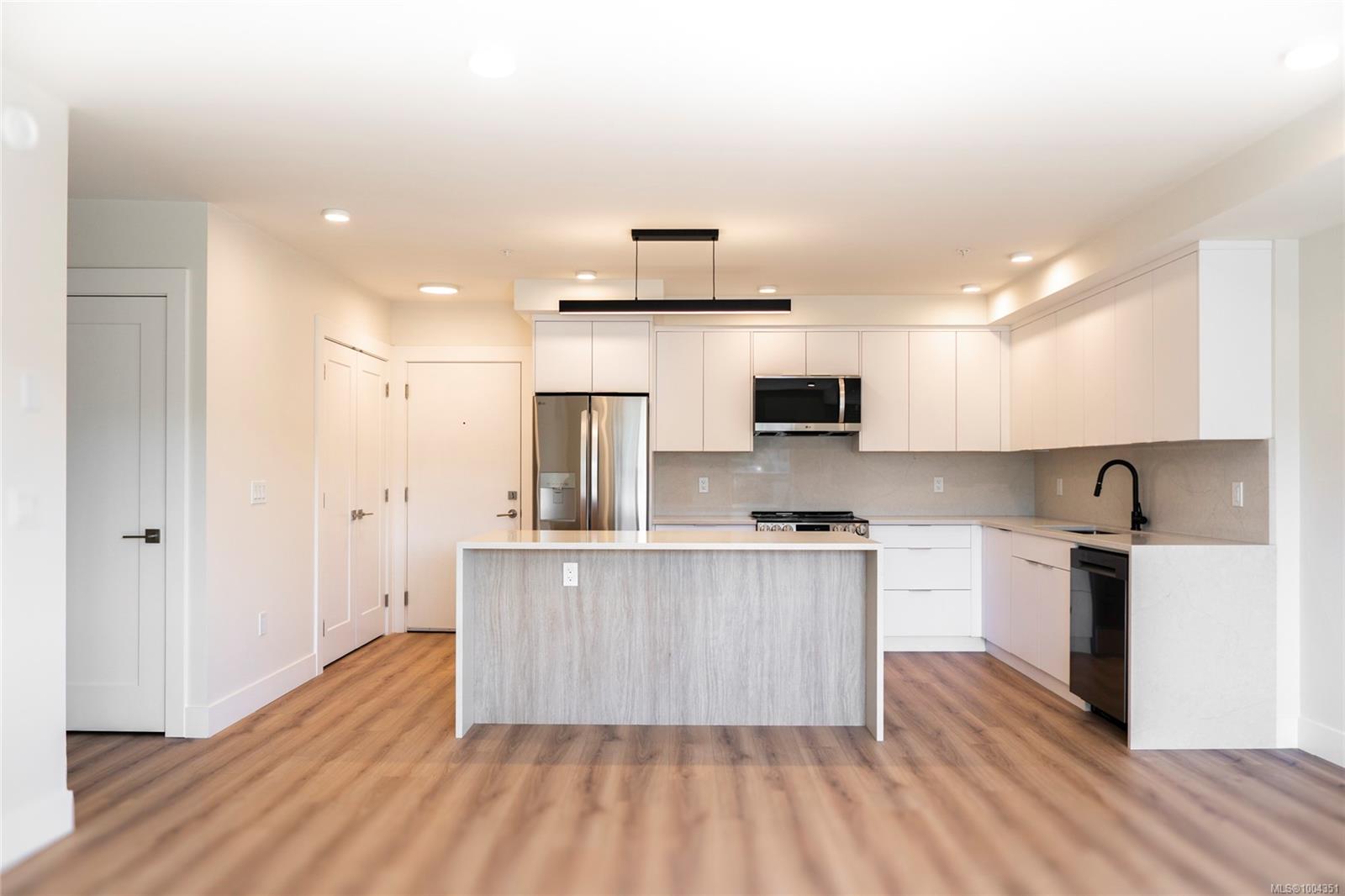 45 Haliburton St Apt 507, Nanaimo, BC V9R 4V6