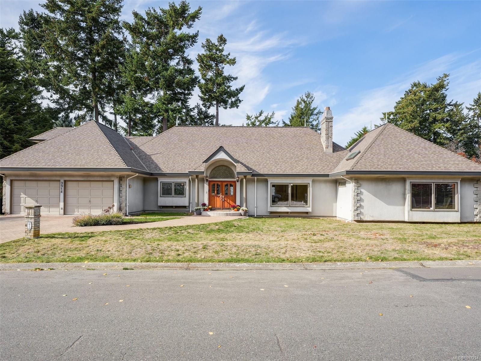 3914 Gibson Crt, Saanich, BC V8N 6E2