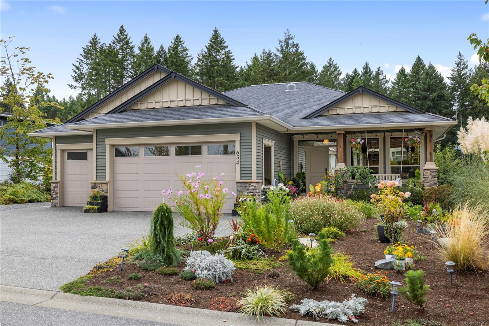 654 Sanderson Rd, Ladysmith, BC V9G 0A7