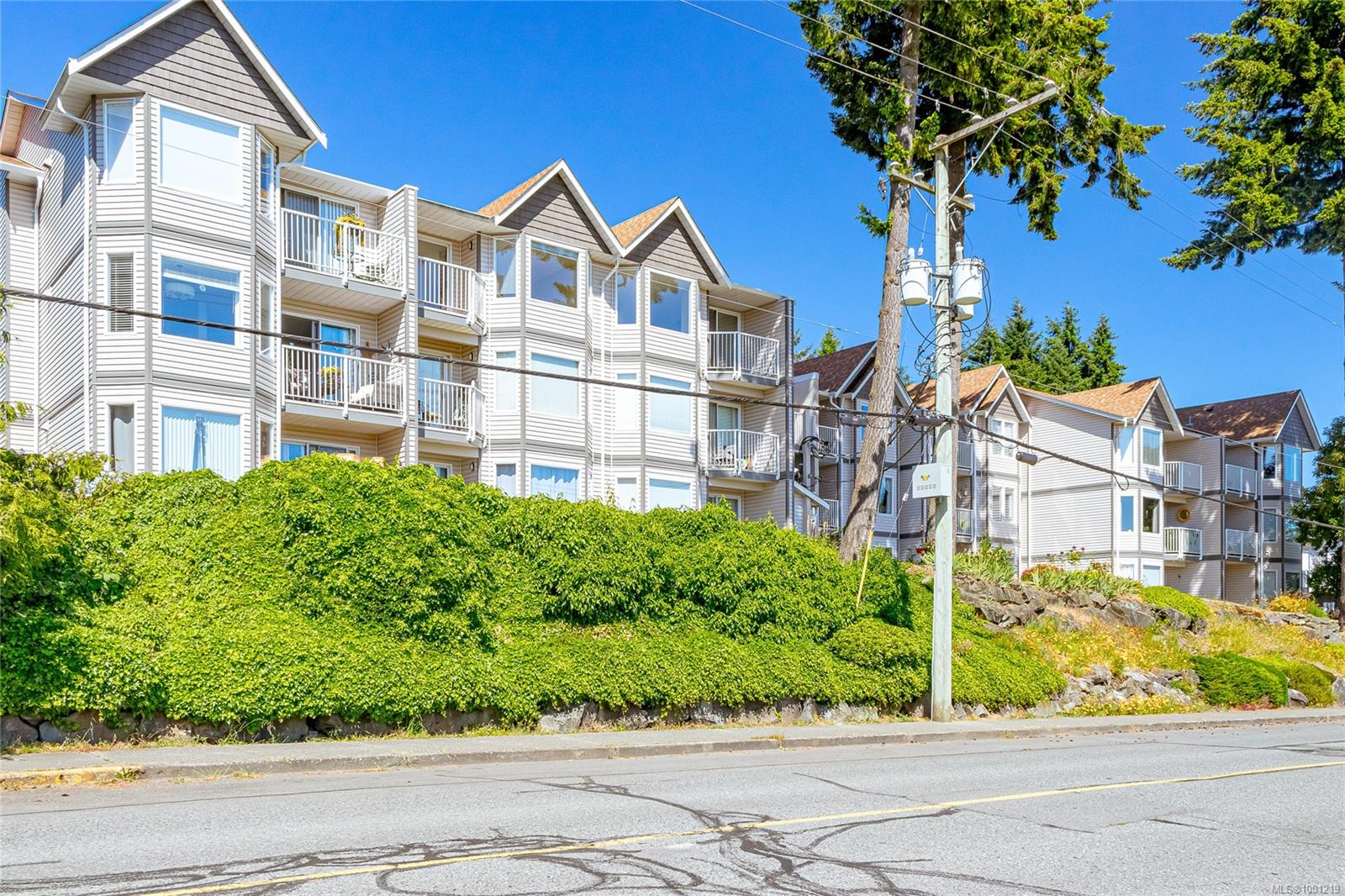 9916 Daniel St Apt 306, North Cowichan, BC V0R 1K1