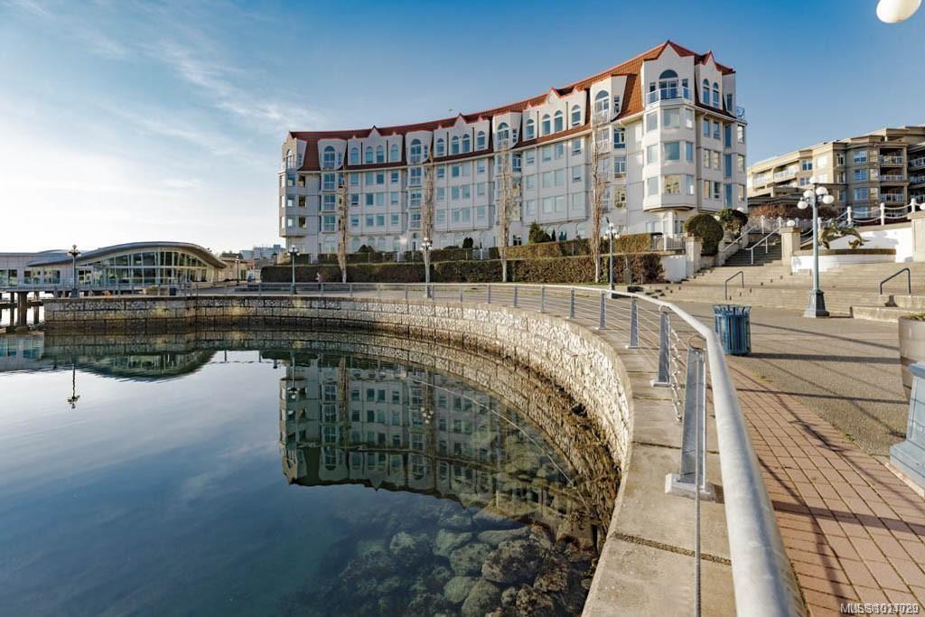 11 Cooperage Pl W Apt 305, Victoria, BC V9A 7J9