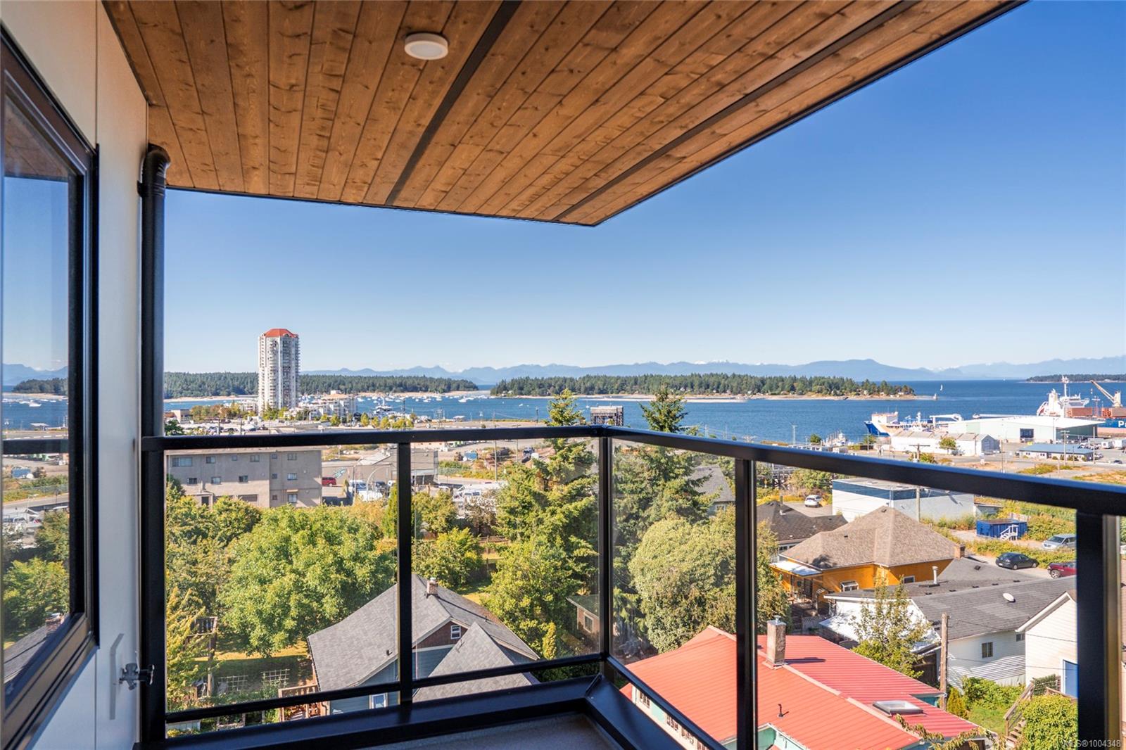 45 Haliburton St Apt 502, Nanaimo, BC V9R 4V6