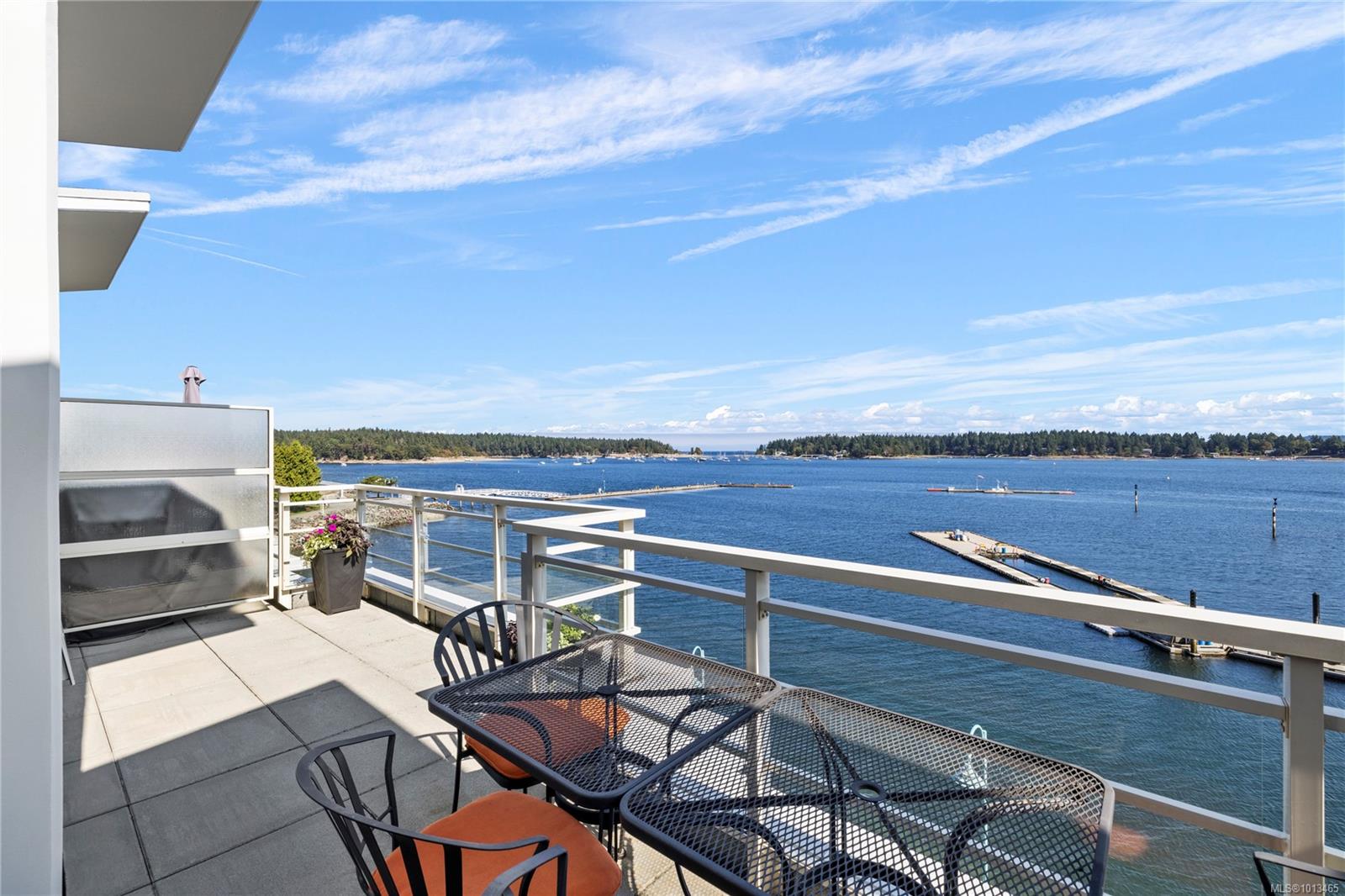 38 Front St, Nanaimo, BC V9R 0B8