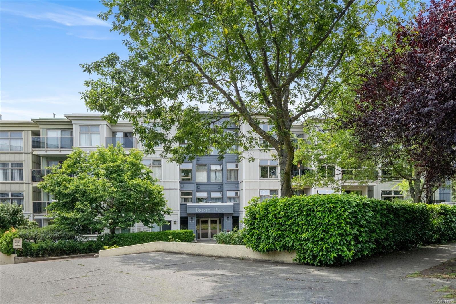 535 Manchester Rd Apt 203, Victoria, BC V8T 5J1