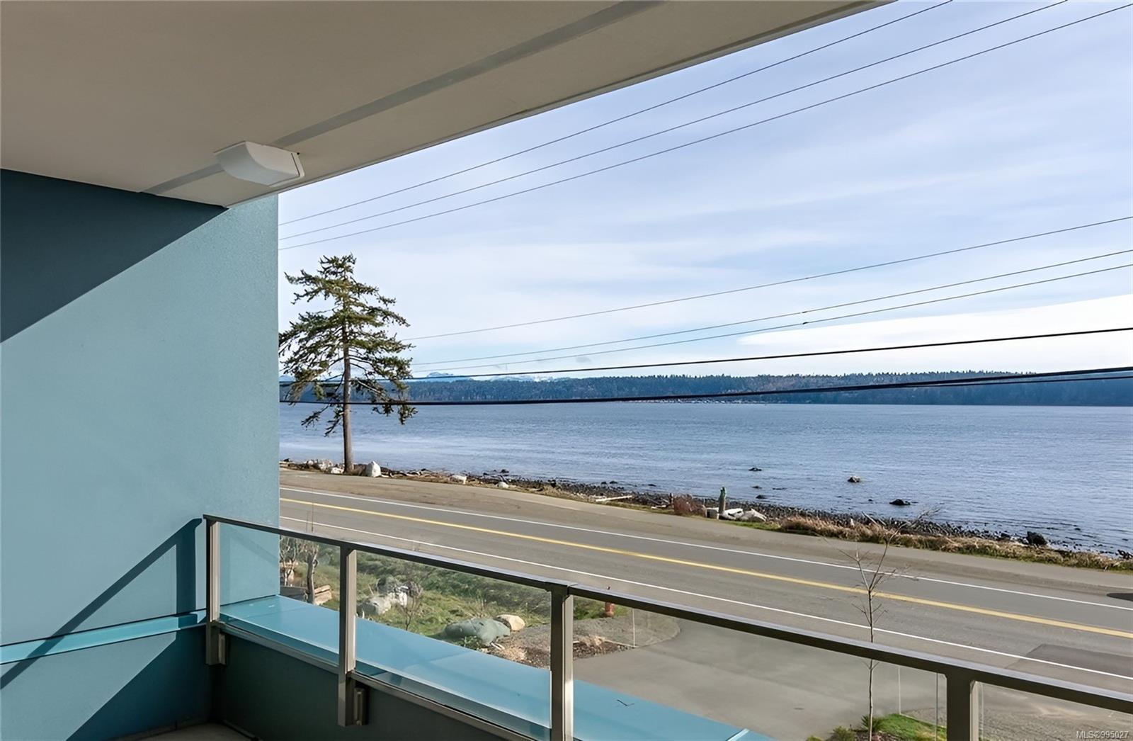 536 Island Hwy S Apt 205, Campbell River, BC V9W 1A5