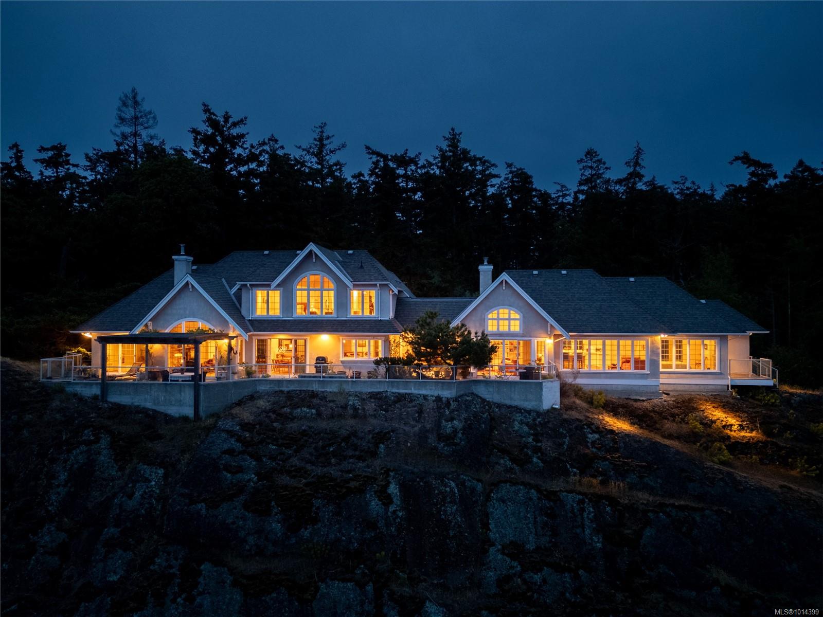 5919 Pirates Rd, Pender Island, BC V0N 2M2