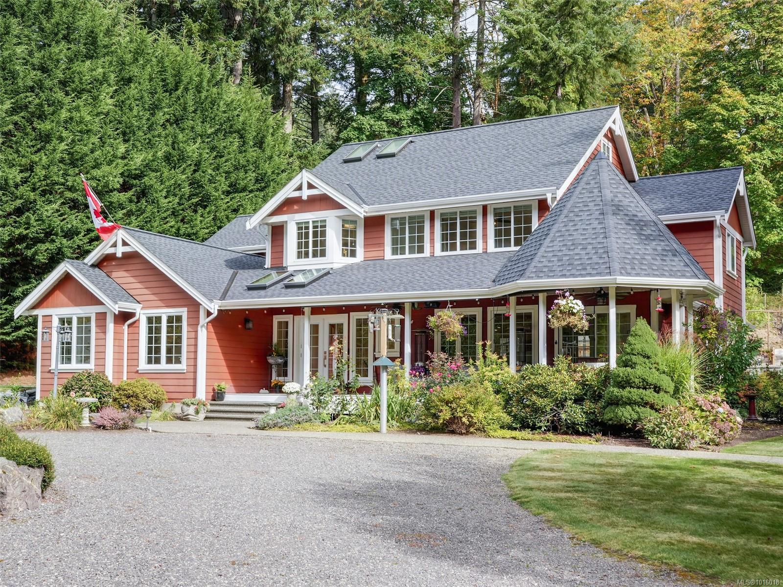 6583 Wallace Dr, Central Saanich, BC V8M 1J8