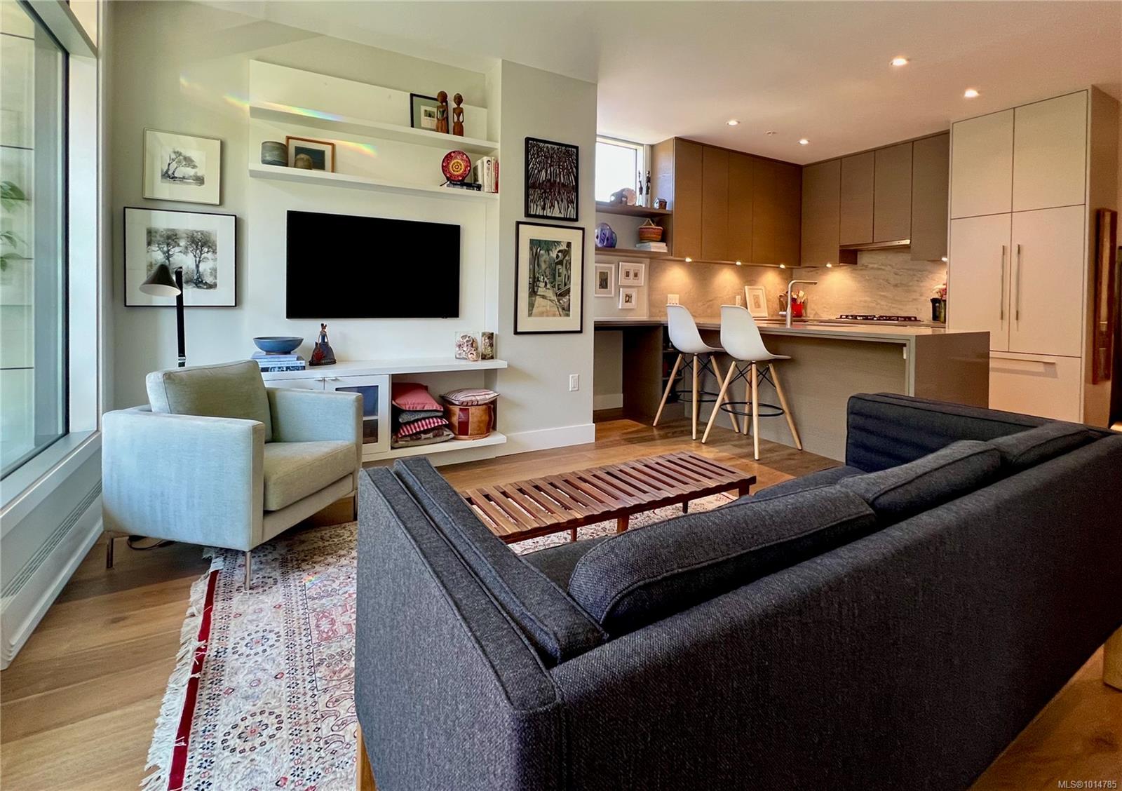 986 Heywood Ave Apt 206, Victoria, BC V8V 2Y6