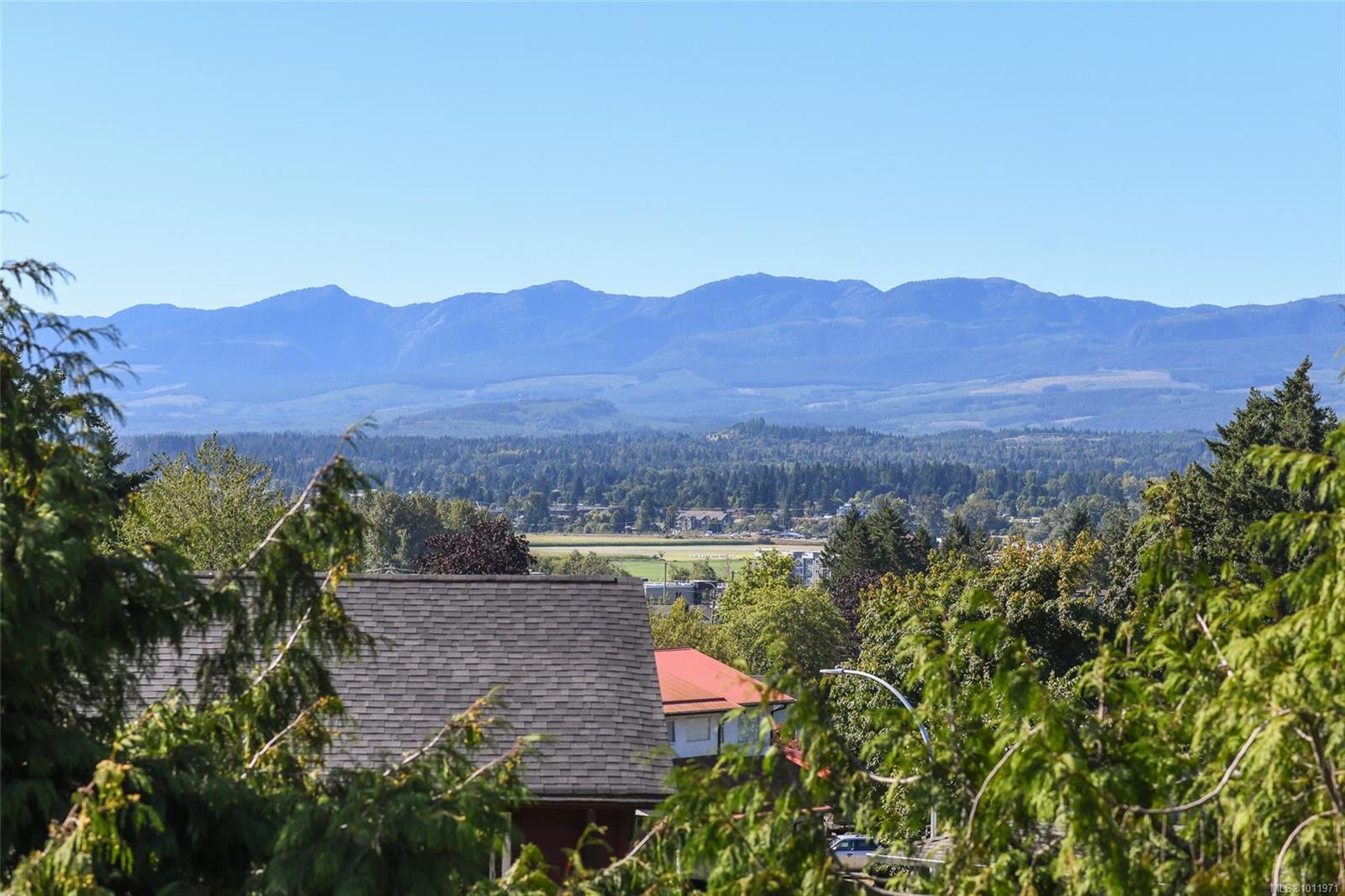 265 Panorama Pl, Courtenay, BC V9N 5S4