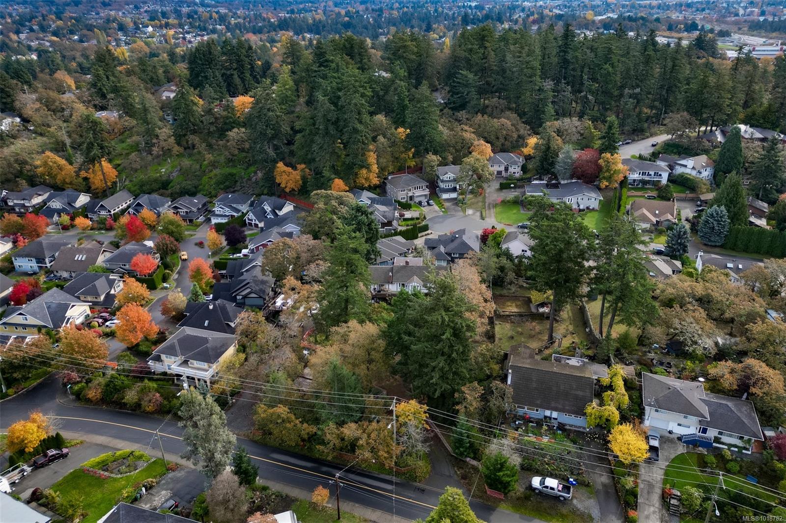 3845 Wilkinson Rd, Saanich, BC V8Z 5A3