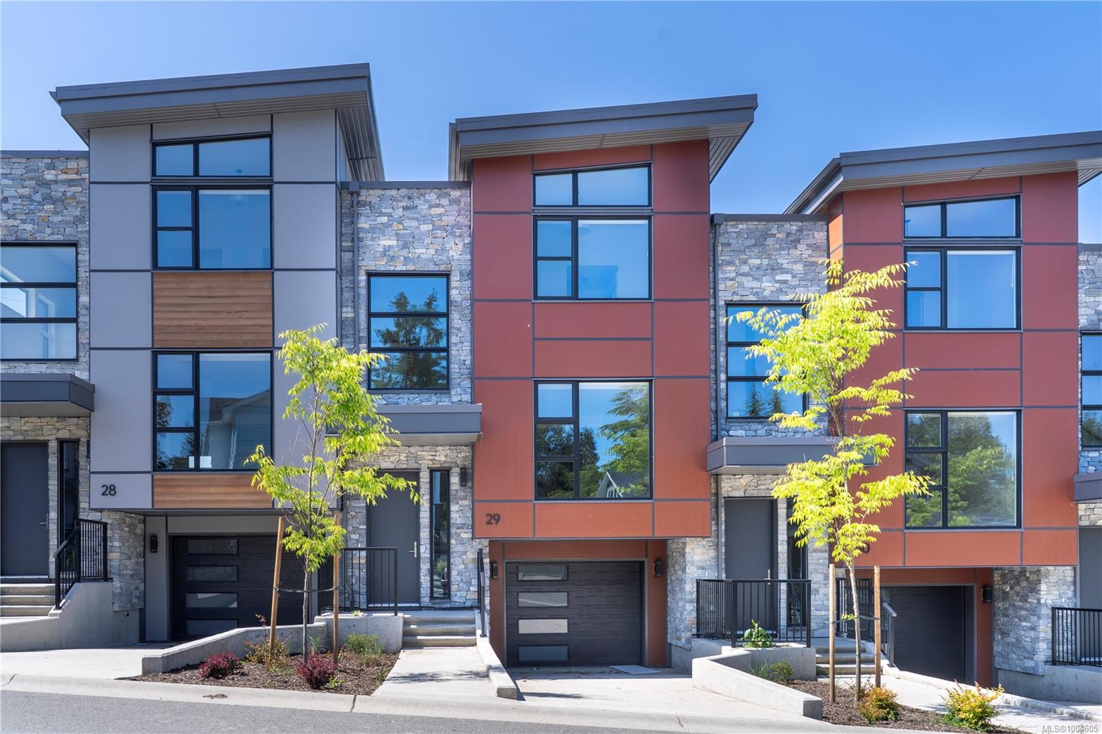 4253 Dieppe Rd Apt 29, Saanich, BC V8X 2N2