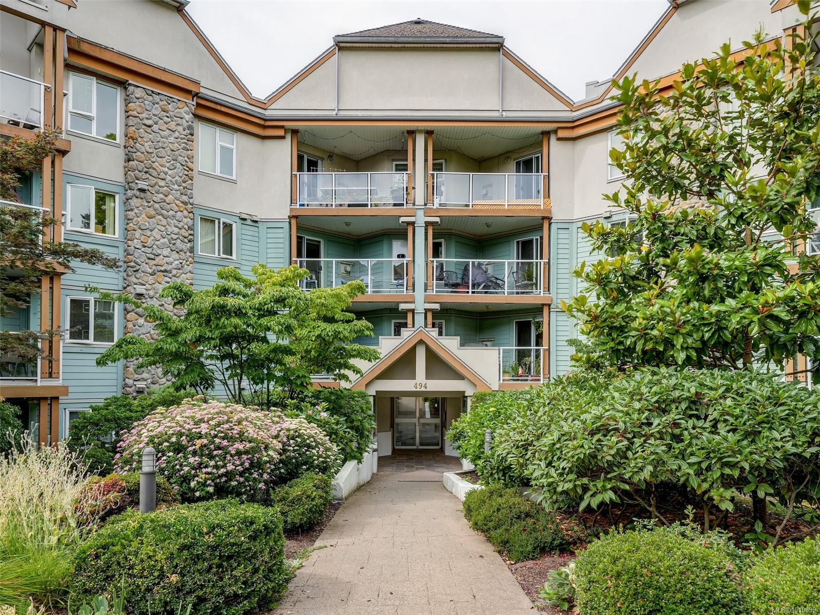 494 Marsett Pl Apt 104, Saanich, BC V8Z 7J1