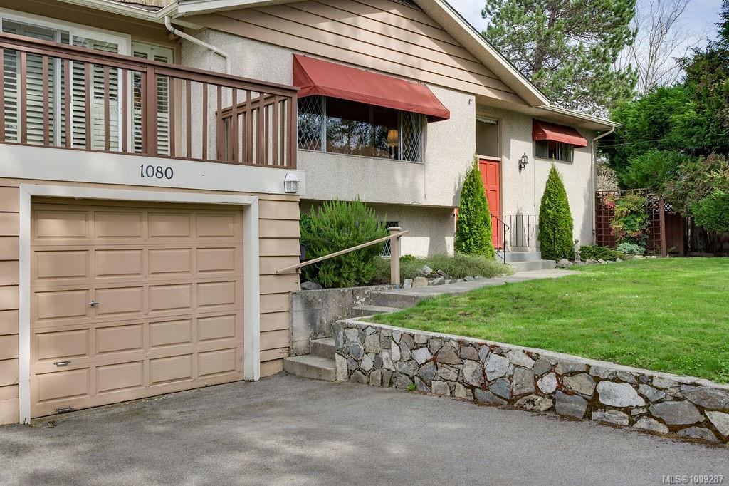 1080 Holly Park Rd, Central Saanich, BC V8M 1E6