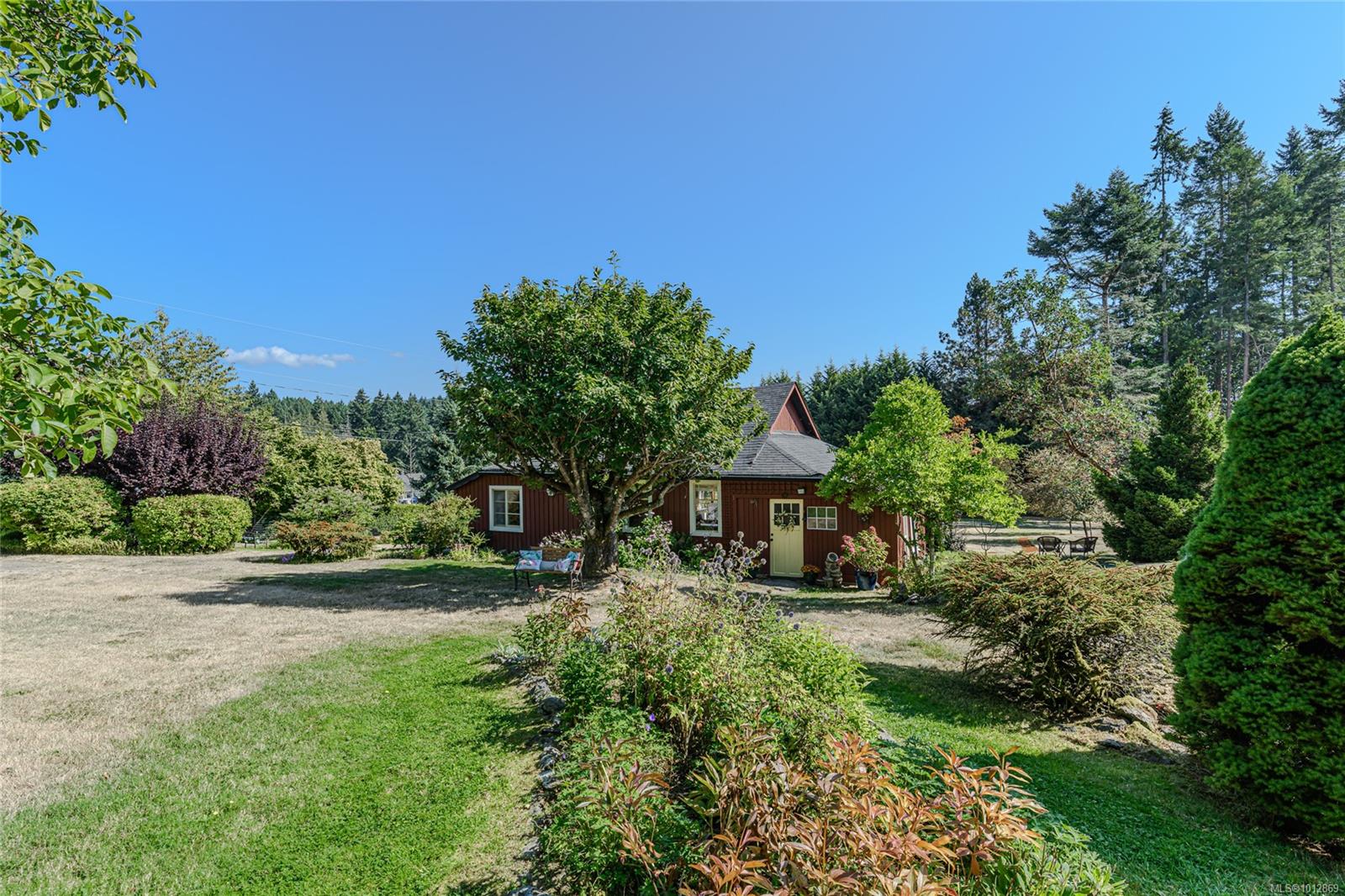 3335 Telegraph Rd, Mill Bay, BC V8H 1E9