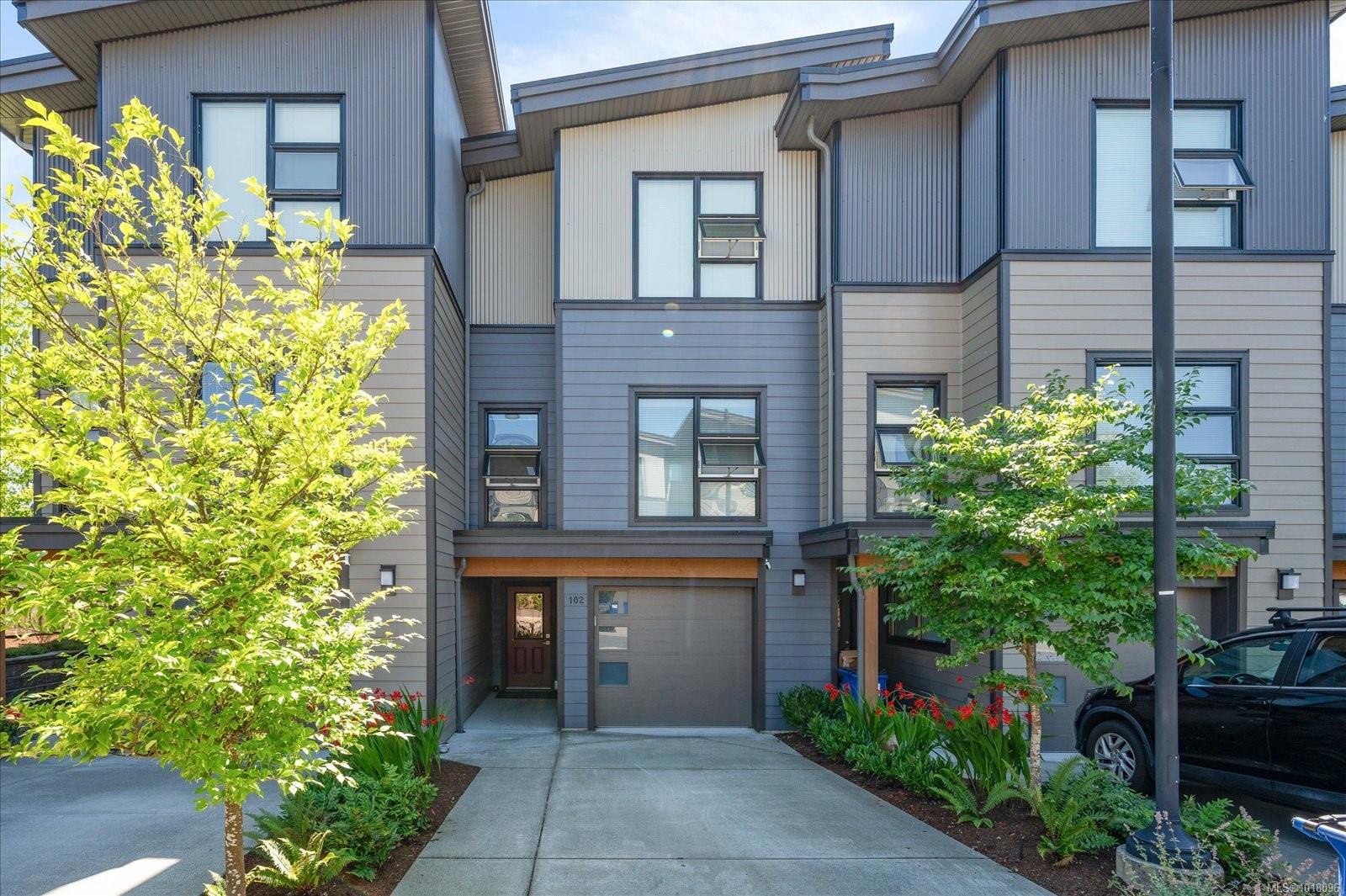 5240 Dublin Way Apt 102, Nanaimo, BC V9T 0H2