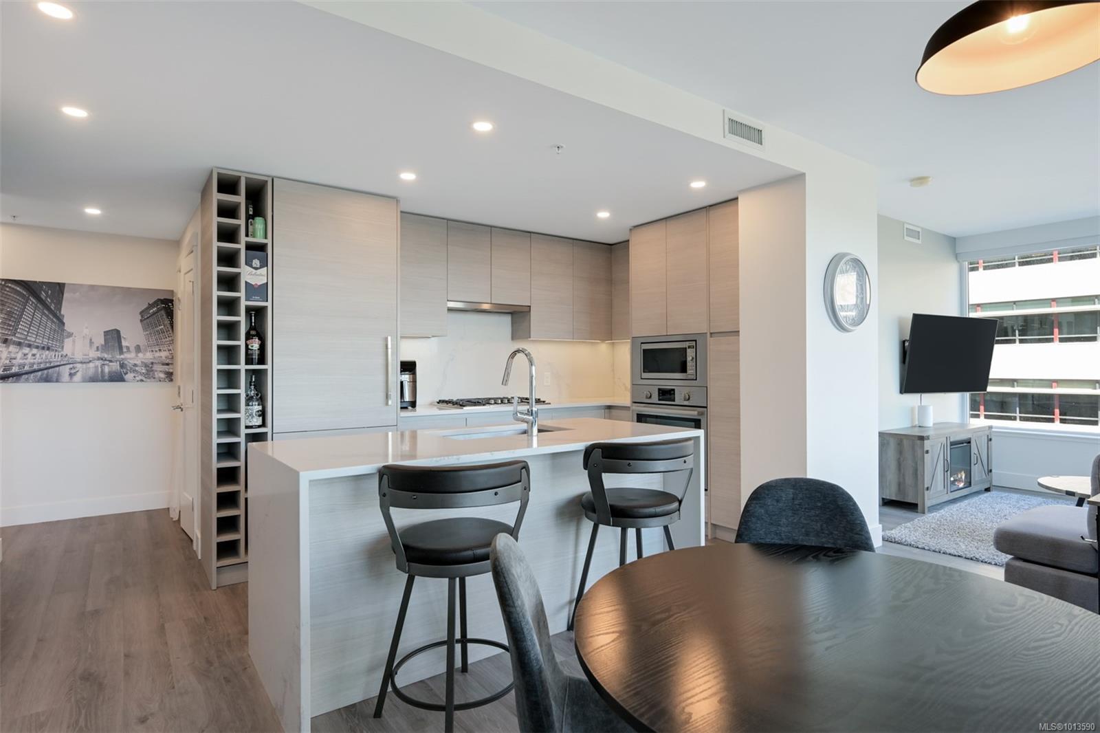 777 Herald St Apt 606, Victoria, BC V8T 0C7