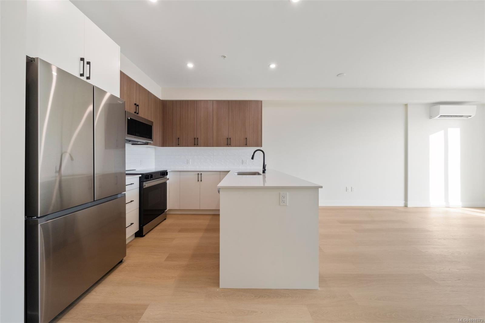 2770 Winster Rd Apt 413, Langford, BC V9B 7C7