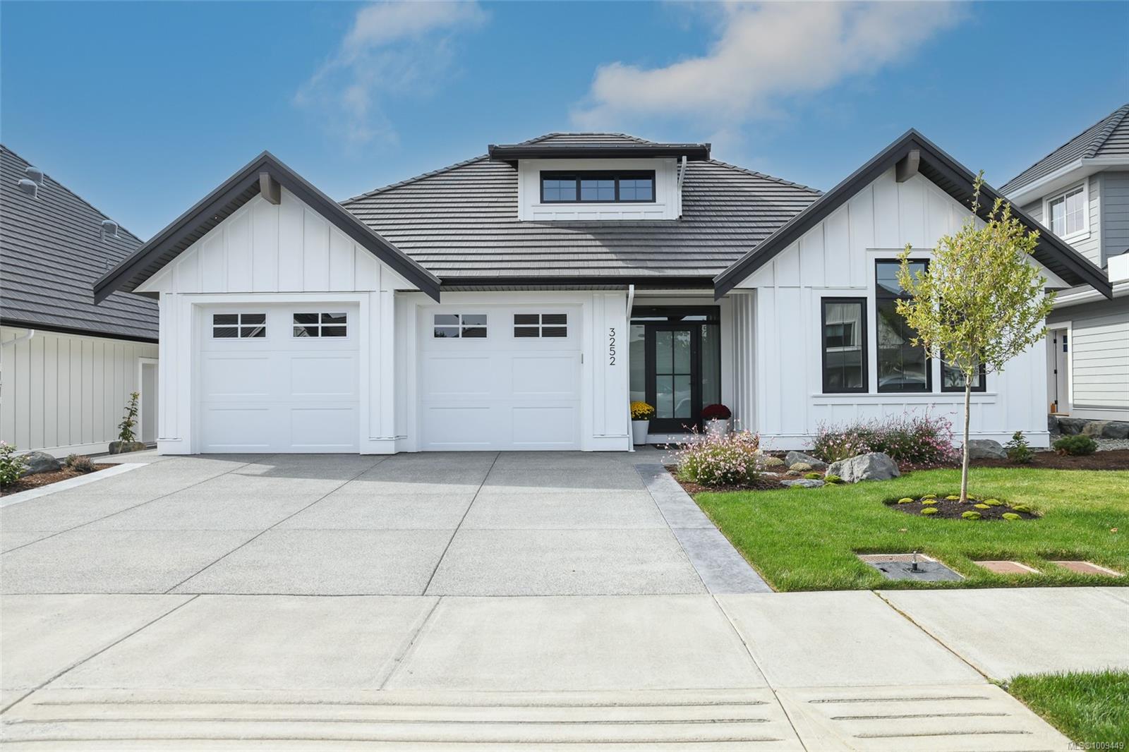 3252 Winchester Ave, Courtenay, BC V9N 0H6