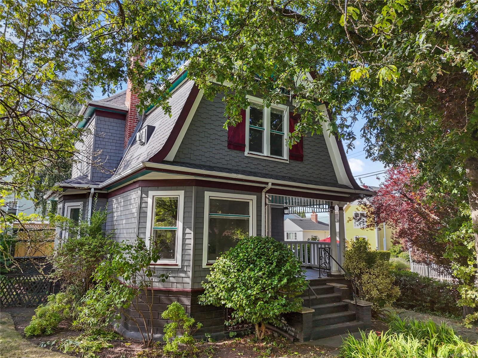 1726 Stanley Ave, Victoria, BC V8R 3W8