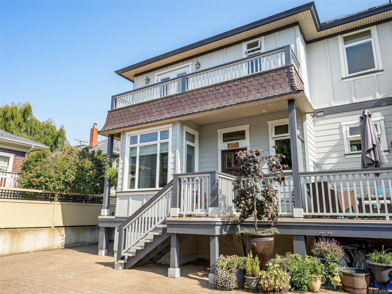 209 Superior St Apt 4, Victoria, BC V8V 1T4