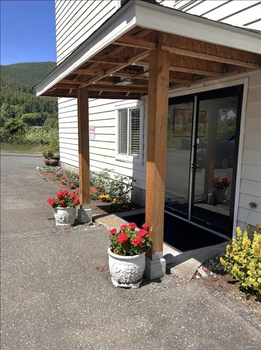 611 Macmillan Dr Apt 312, Sayward, BC V0P 1R0