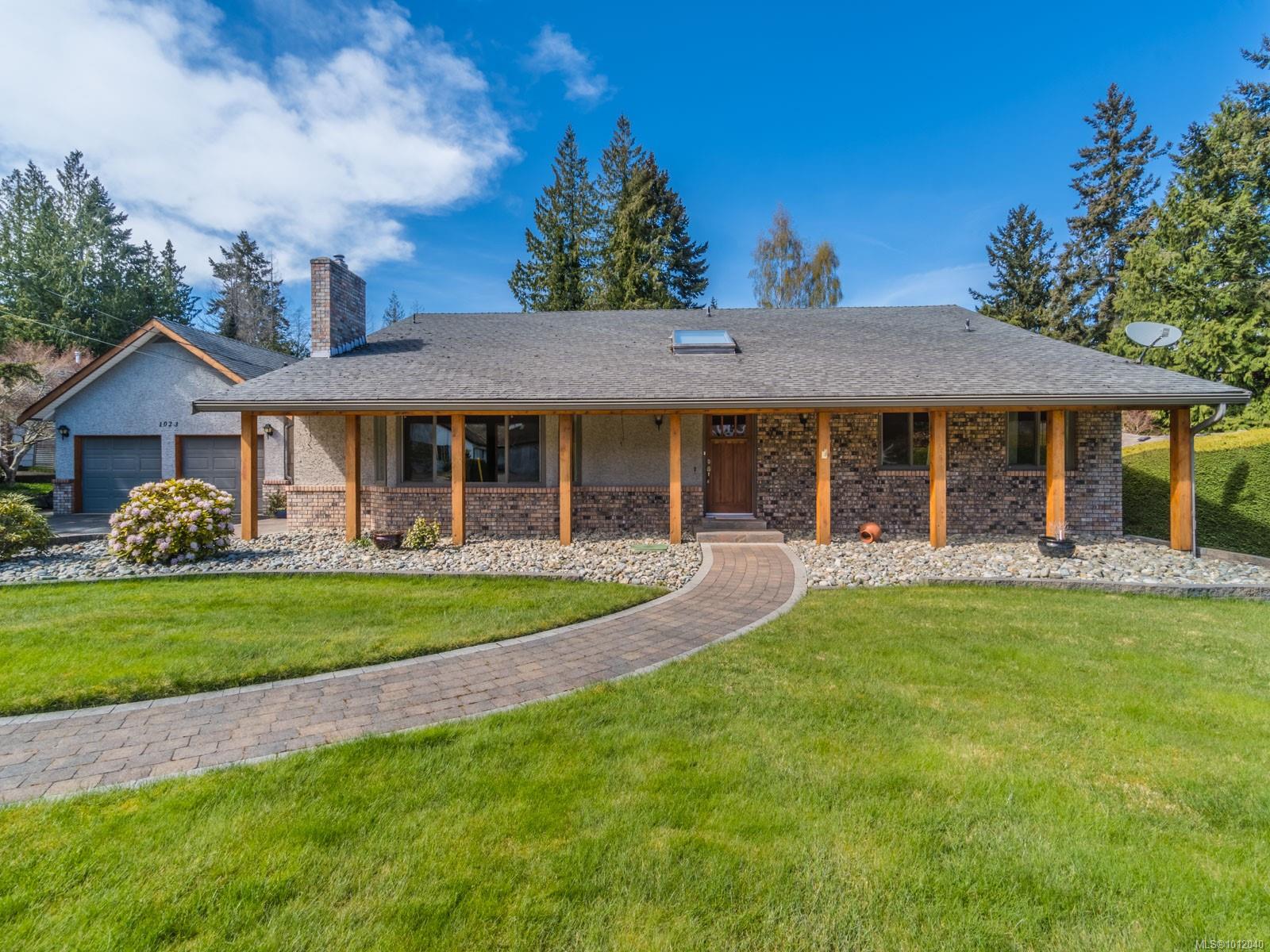 1023 Harlequin Rd, Qualicum Beach, BC V9K 1E2