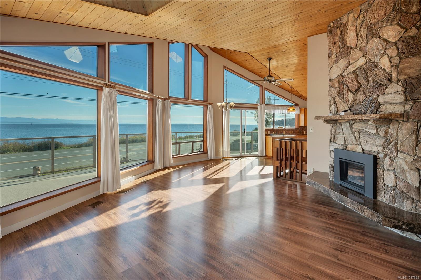 2946 Island Hwy S, Campbell River, BC V9W 1C8