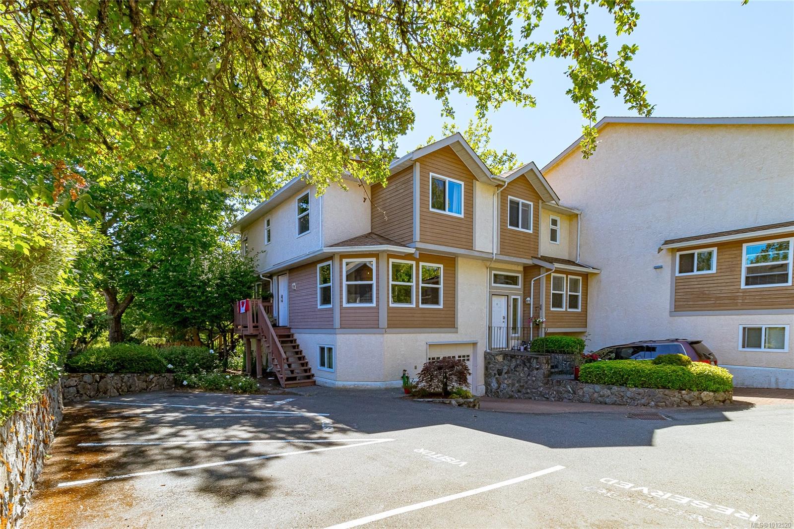 4580 W Saanich Rd Apt 5, Saanich, BC V8Z 3G4