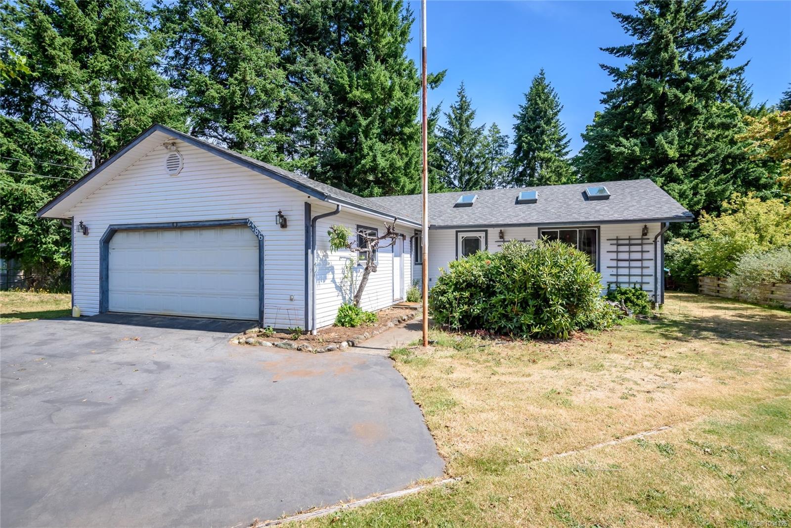 2186 Waveland Rd, Courtenay, BC V9J 1X8