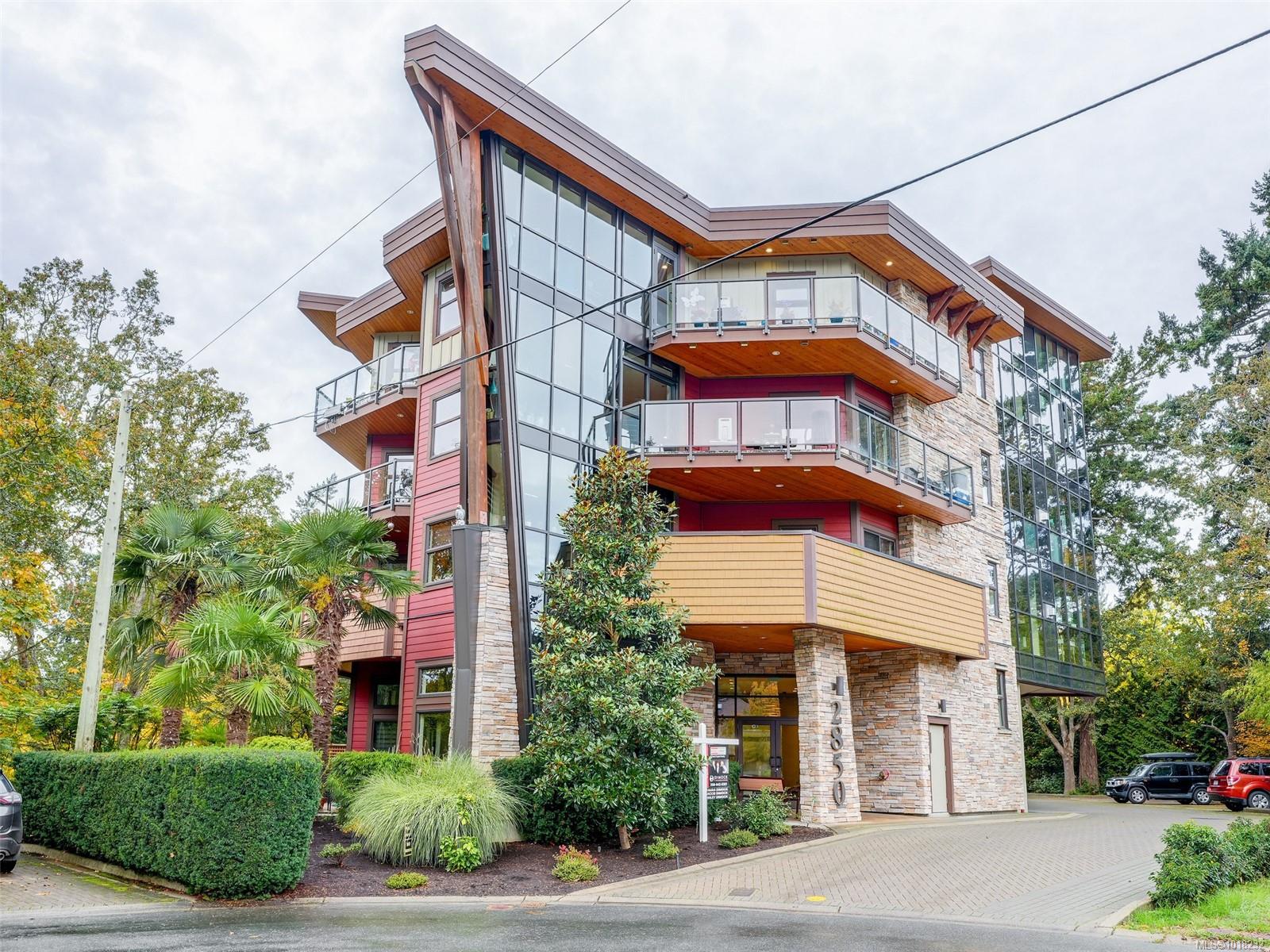 2850 Aldwynd Rd Apt 401, Langford, BC V9B 3S7