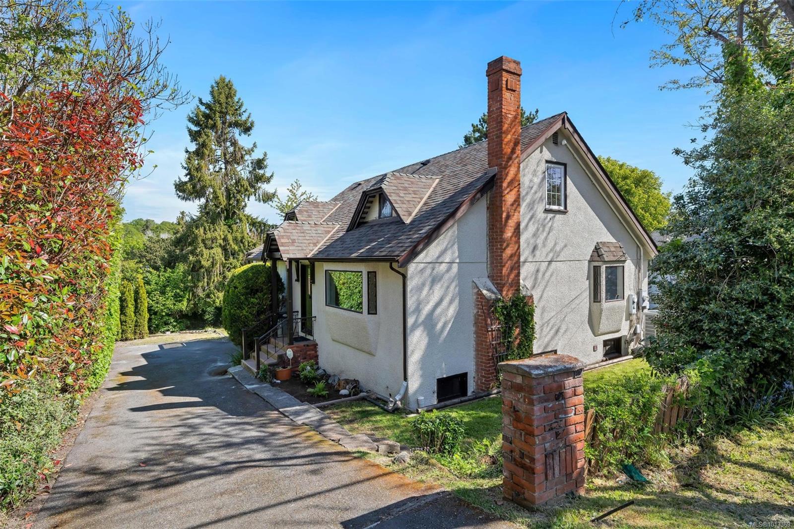 1498 Derby Rd, Saanich, BC V8P 1T5