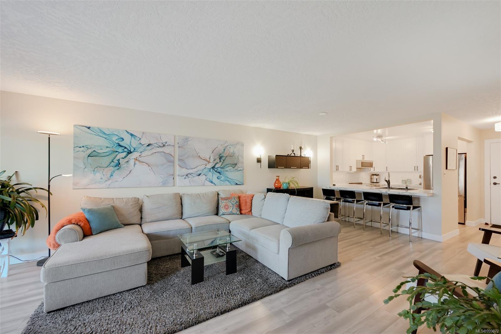 9710 Second St Apt 203, Sidney, BC V8L 3C4