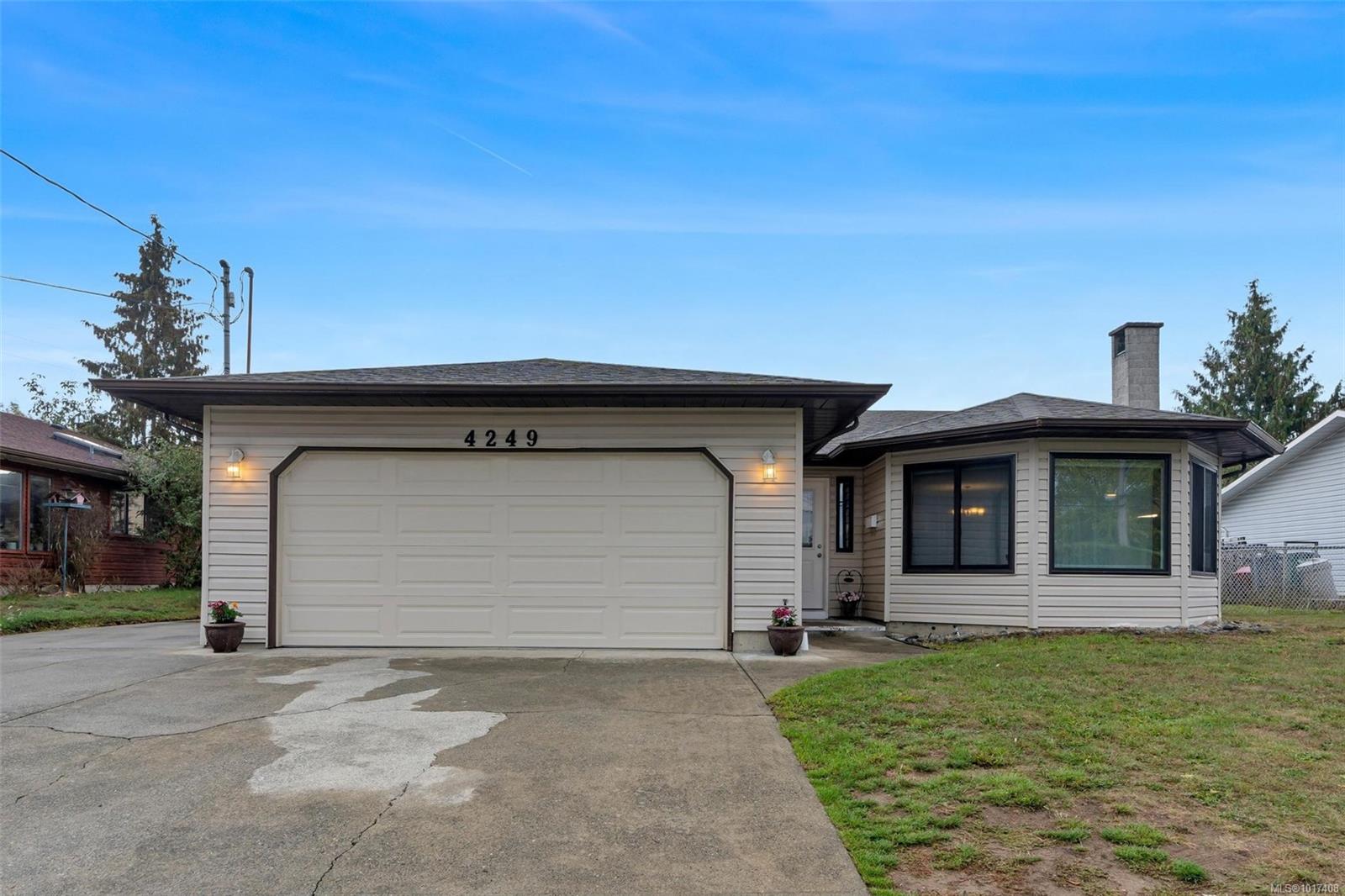 4249 Quadra St, Saanich, BC V8X 1L5