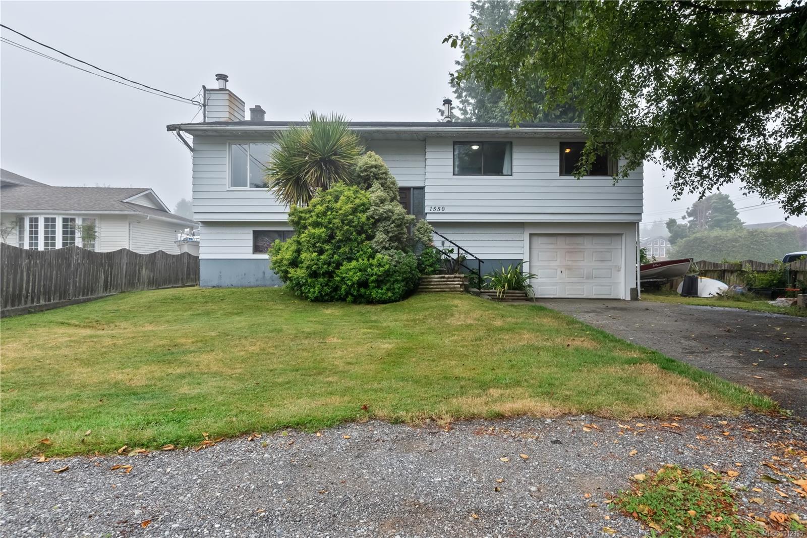 1550 Larch Rd, Ucluelet, BC V0R 3A0