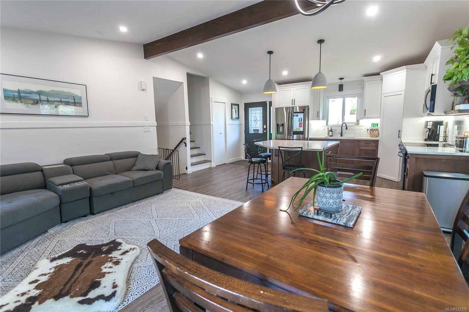 571 Springbok Rd NW, Campbell River, BC V9W 6W1