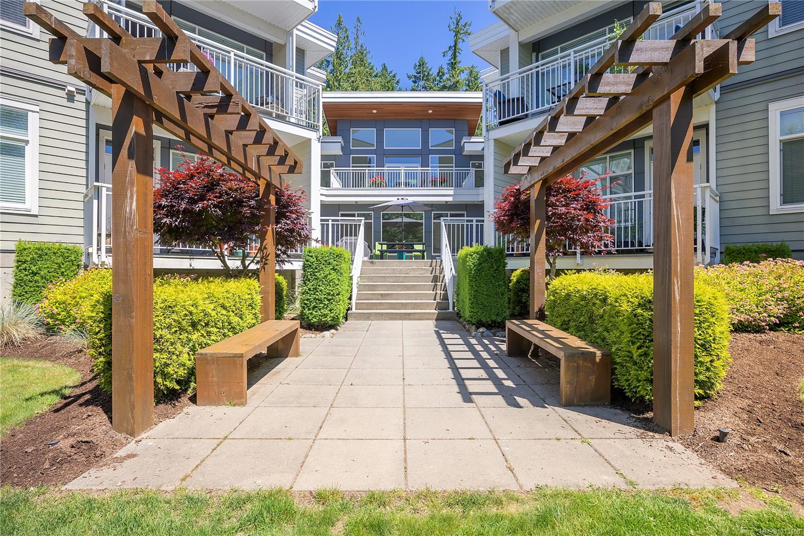 4960 Songbird Pl Apt 104, Nanaimo, BC V9T 0H7