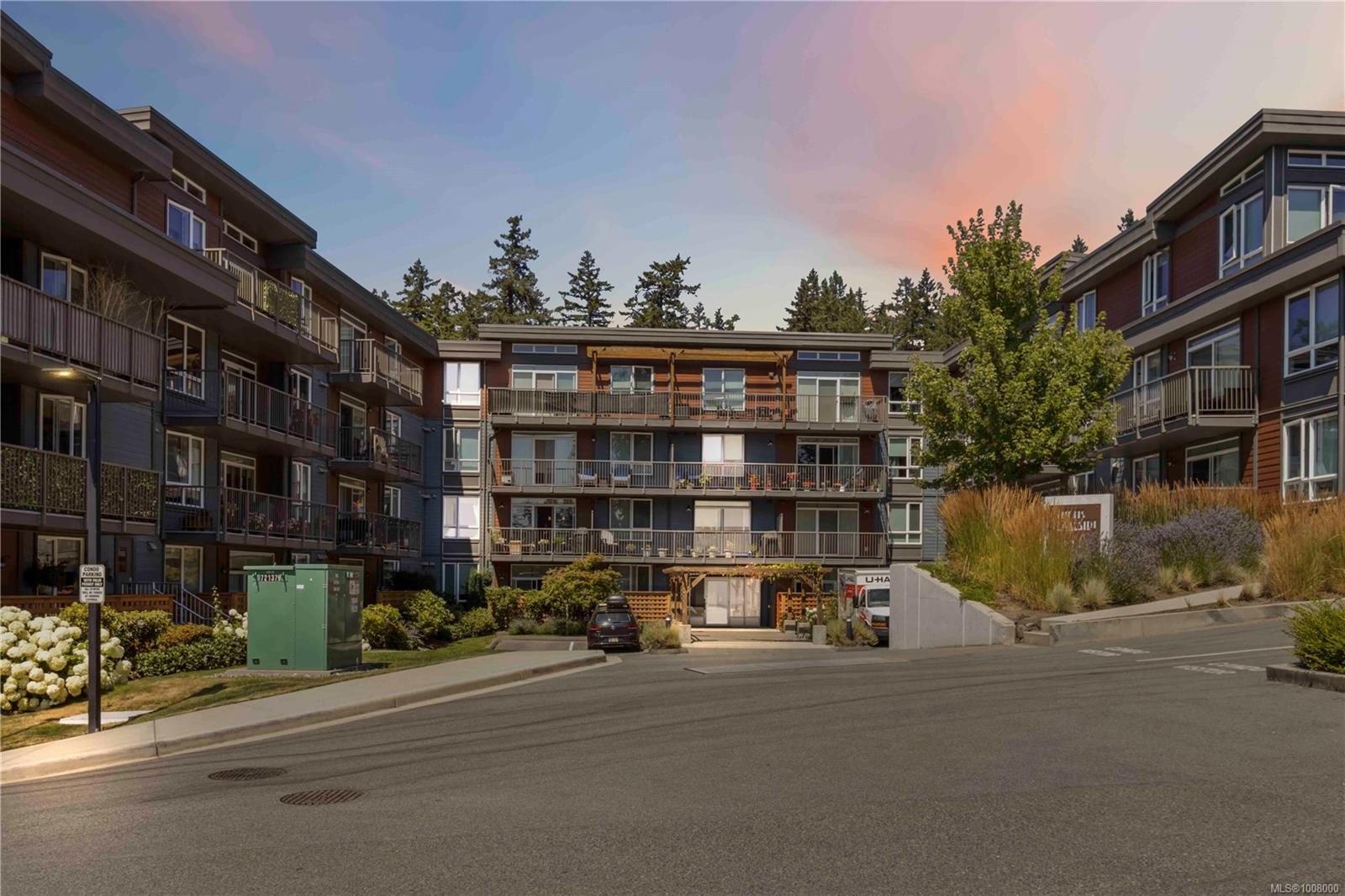 110 Presley Pl Apt 215, View Royal, BC V9B 0Z1