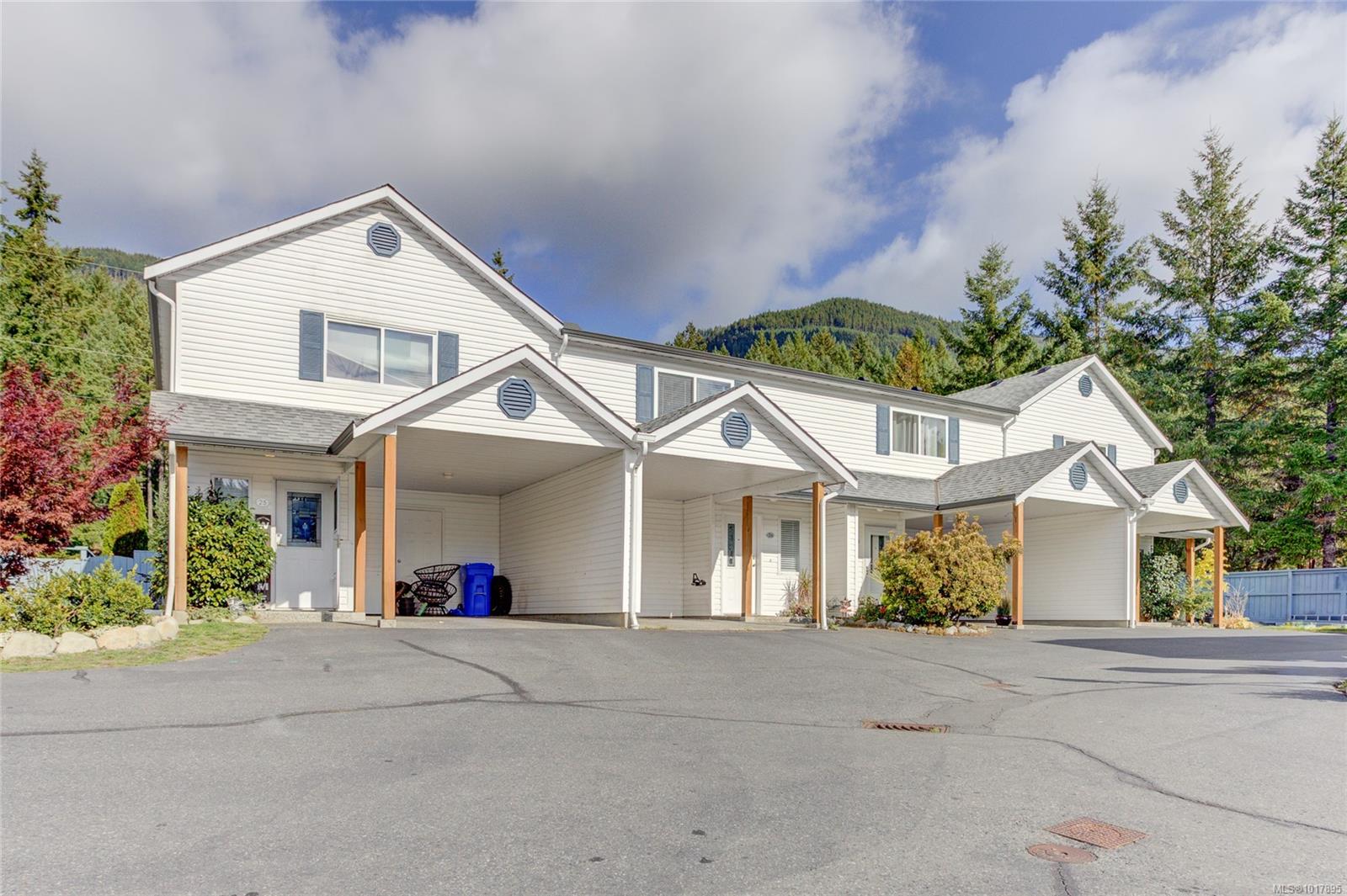 215 Madill Rd Apt 26, Lake Cowichan, BC V0R 2G1