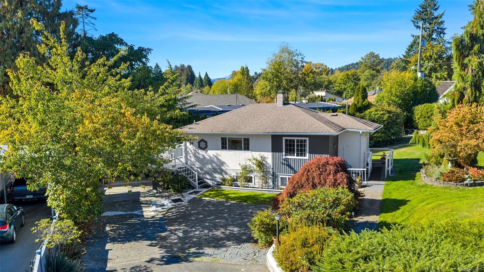 28 Cottonwood St, Lake Cowichan, BC V0R 2G0