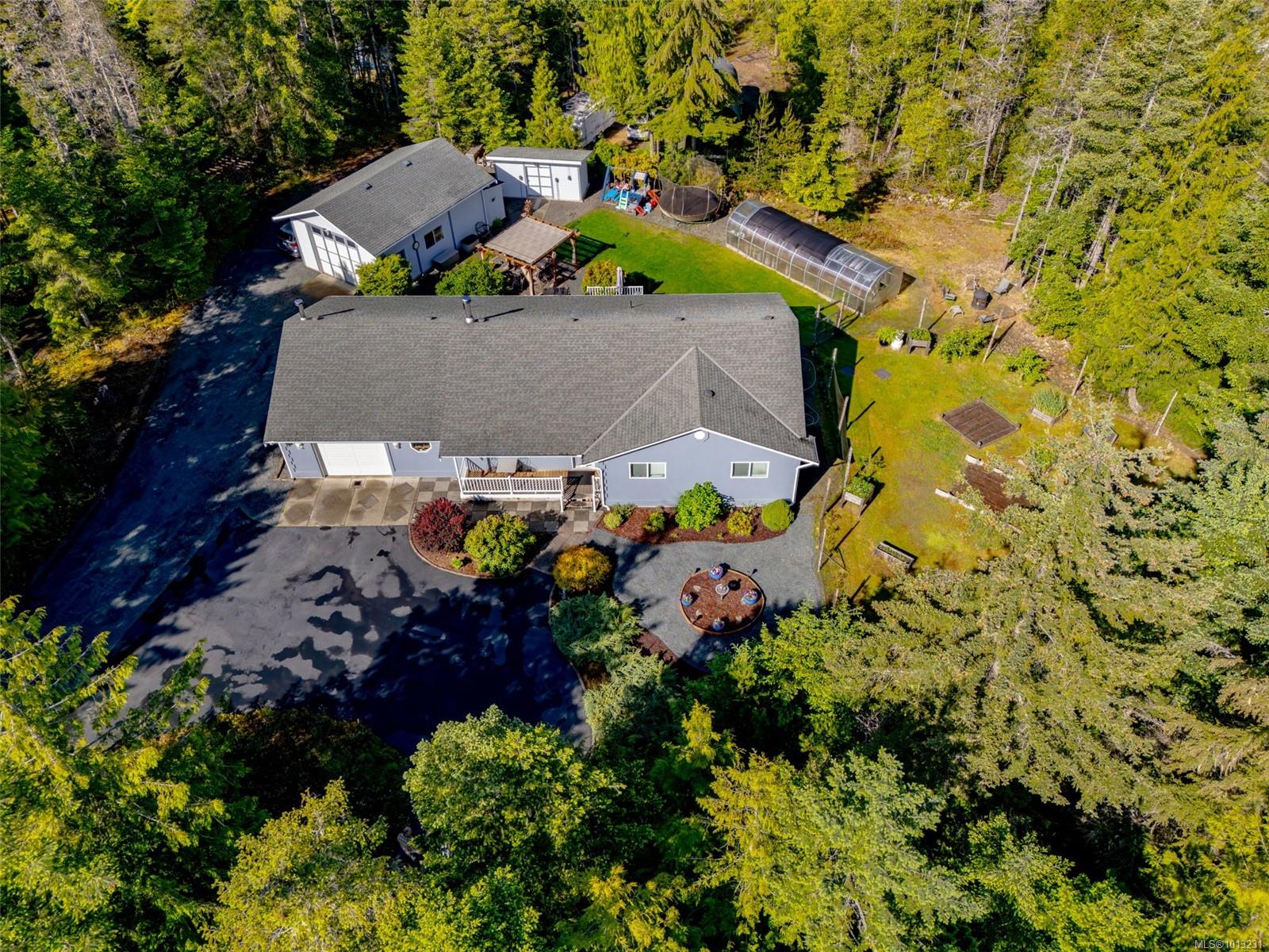 1356 Meadowood Way, Qualicum Beach, BC V9K 2S4